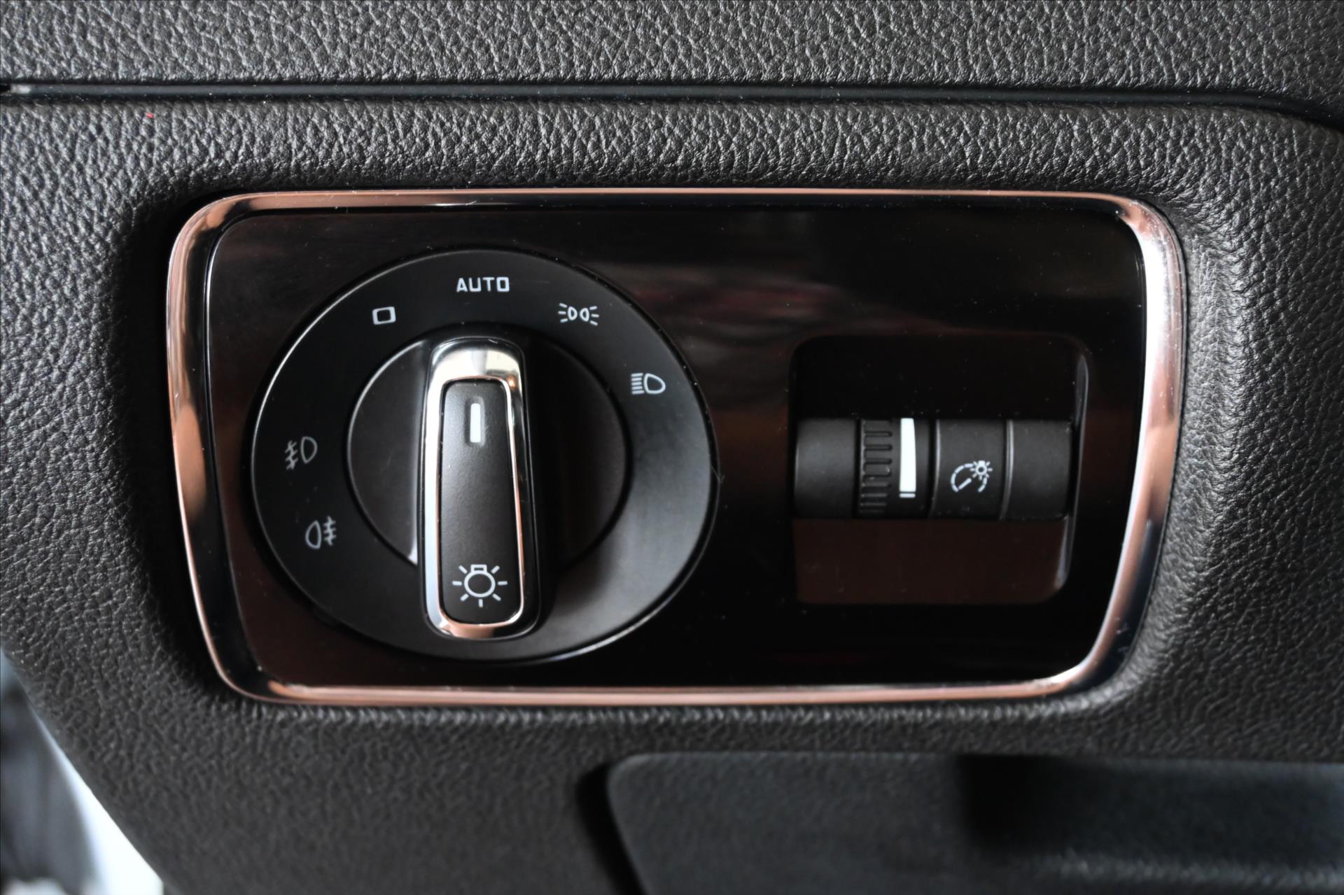 Hlavní fotografie vozu Škoda Superb 2,0 TDI 103KW ELEGANCE Záruka až 5 let (25)