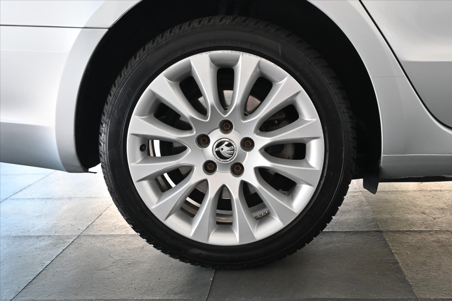 Hlavní fotografie vozu Škoda Superb 2,0 TDI 103KW ELEGANCE Záruka až 5 let (32)