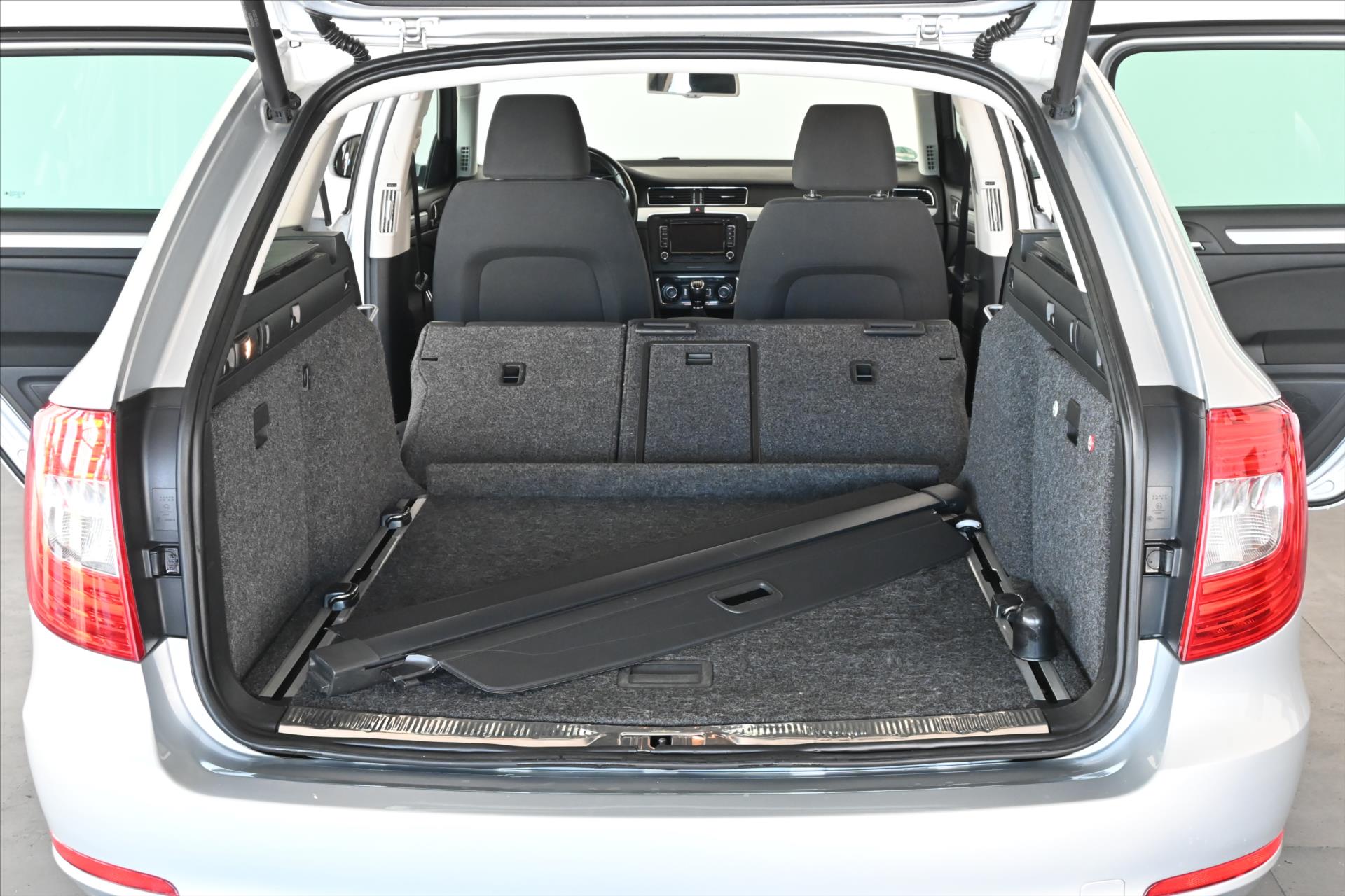 Hlavní fotografie vozu Škoda Superb 2,0 TDI 103KW ELEGANCE Záruka až 5 let (7)