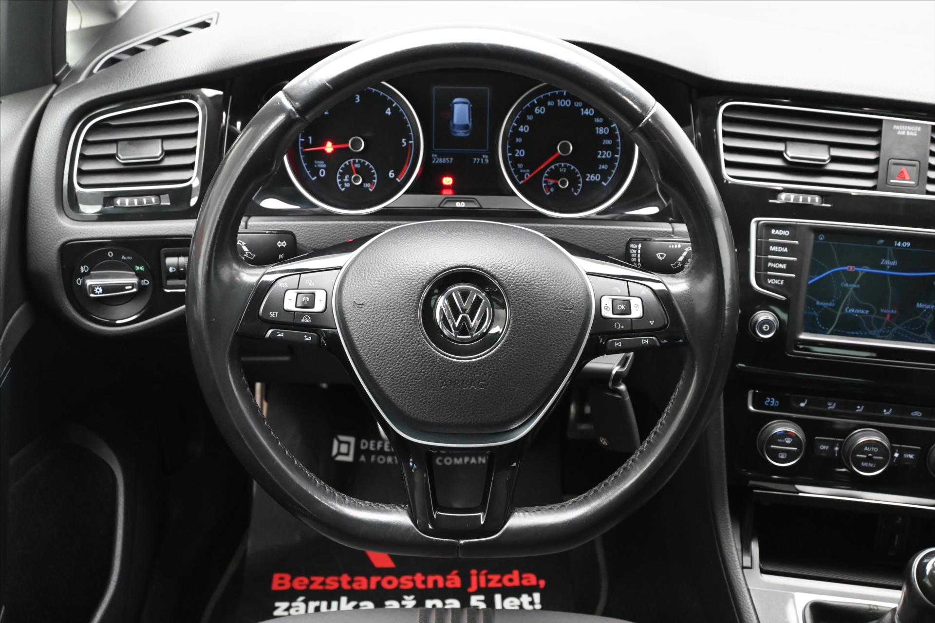 Hlavní fotografie vozu Volkswagen Golf 1,6 TDI 81kW Allstar Záruka až 5 let (18)