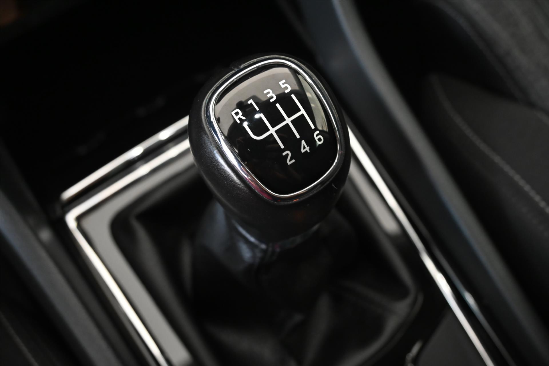 Hlavní fotografie vozu Škoda Karoq 1,5 TSI 110kW STYLE Záruka až 5 let (23)