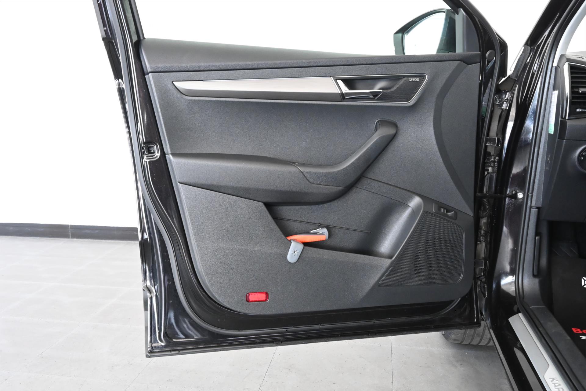 Hlavní fotografie vozu Škoda Karoq 1,5 TSI 110kW STYLE Záruka až 5 let (25)