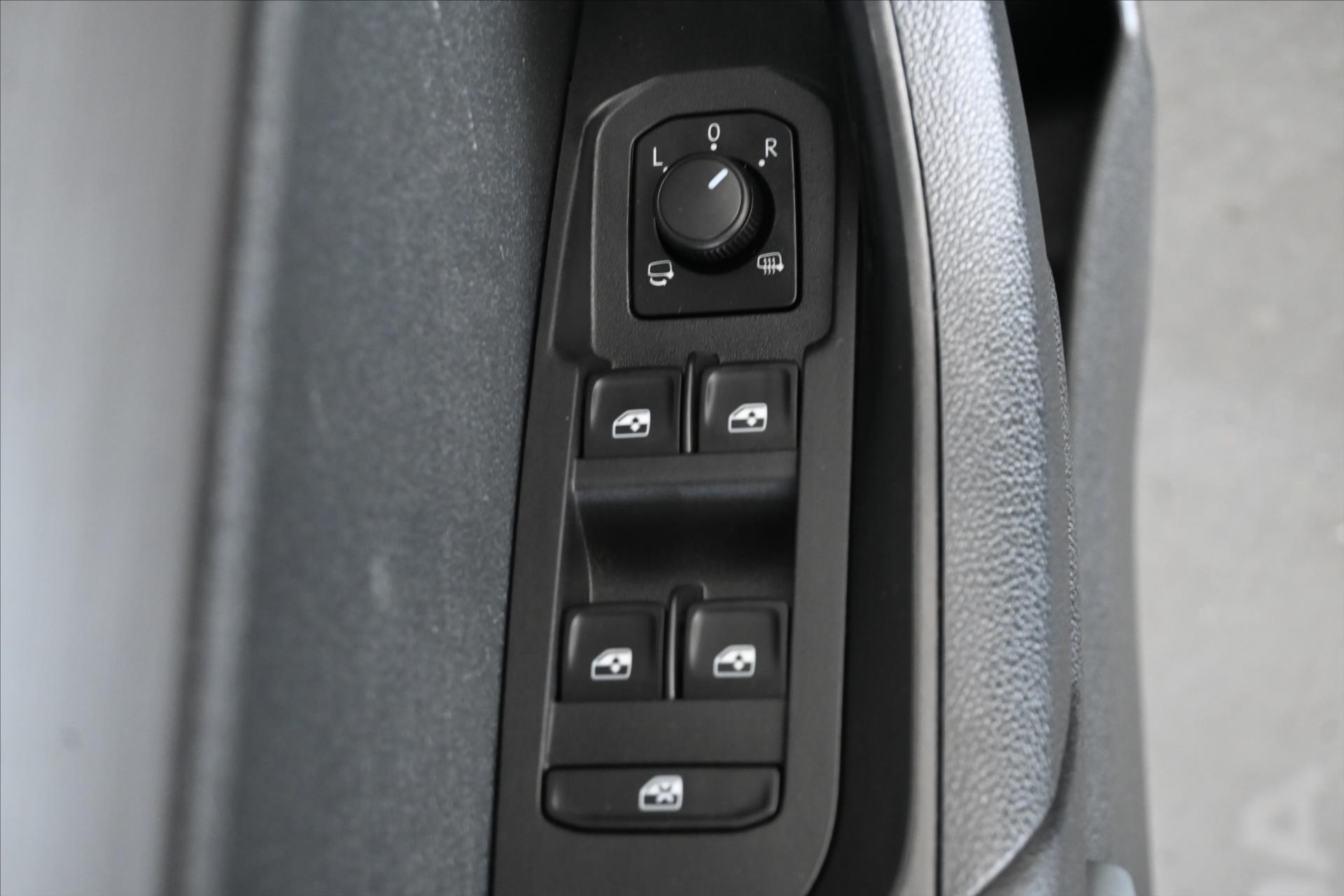 Hlavní fotografie vozu Škoda Karoq 1,5 TSI 110kW STYLE Záruka až 5 let (26)