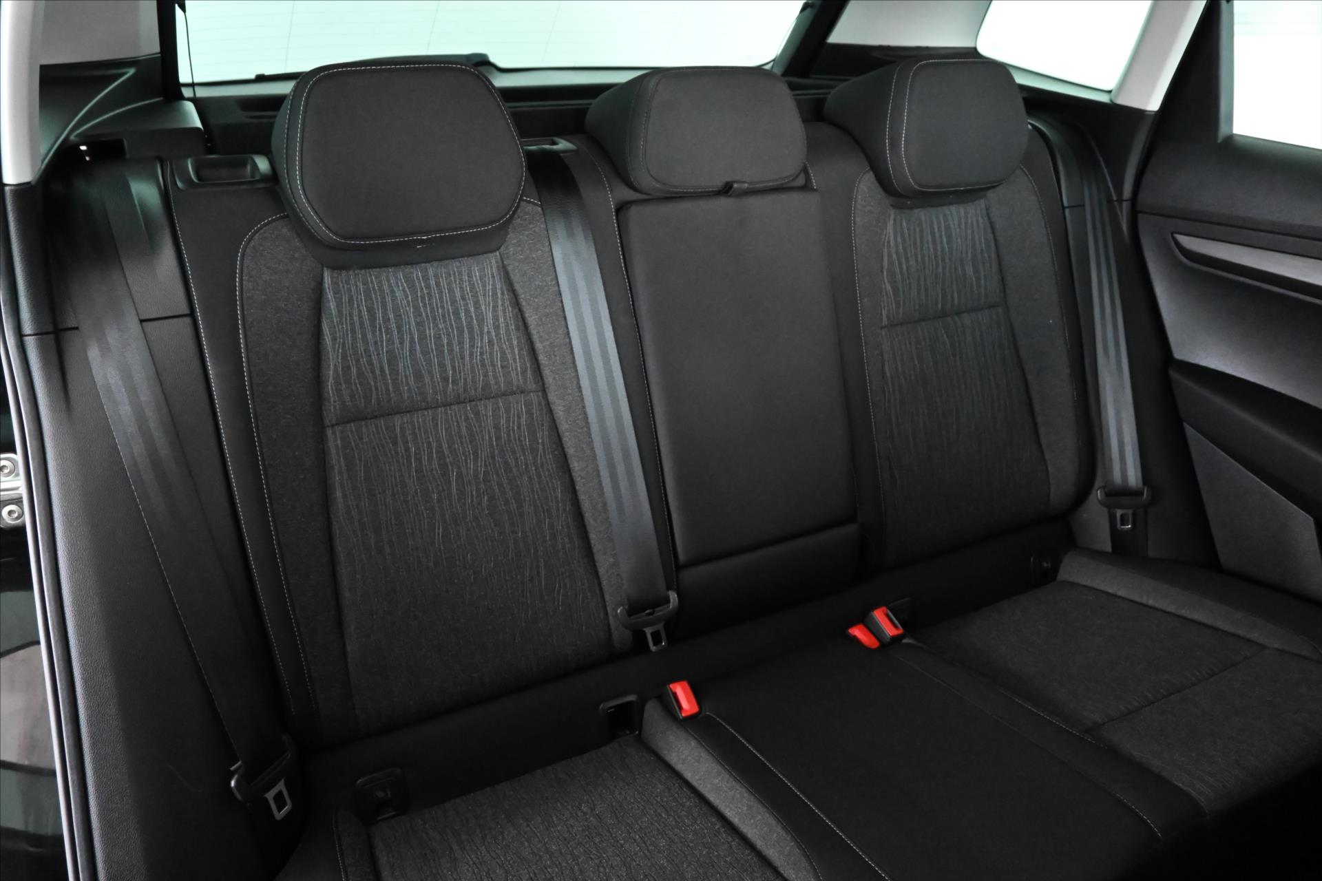 Hlavní fotografie vozu Škoda Karoq 1,5 TSI 110kW STYLE Záruka až 5 let (28)