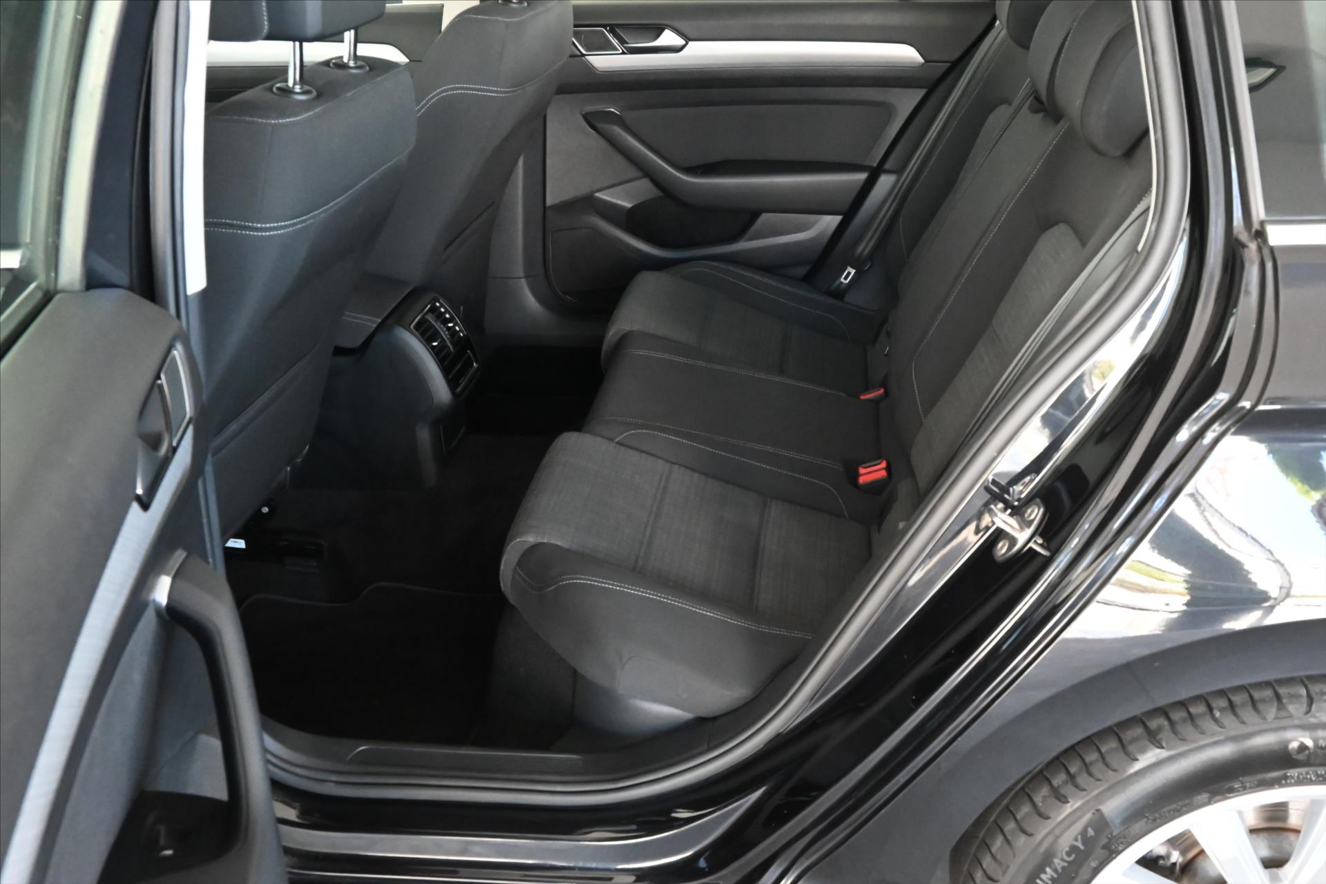 Hlavní fotografie vozu Volkswagen Passat 2,0 TDI 110 kW DSG Business Záruka až 5 let (11)