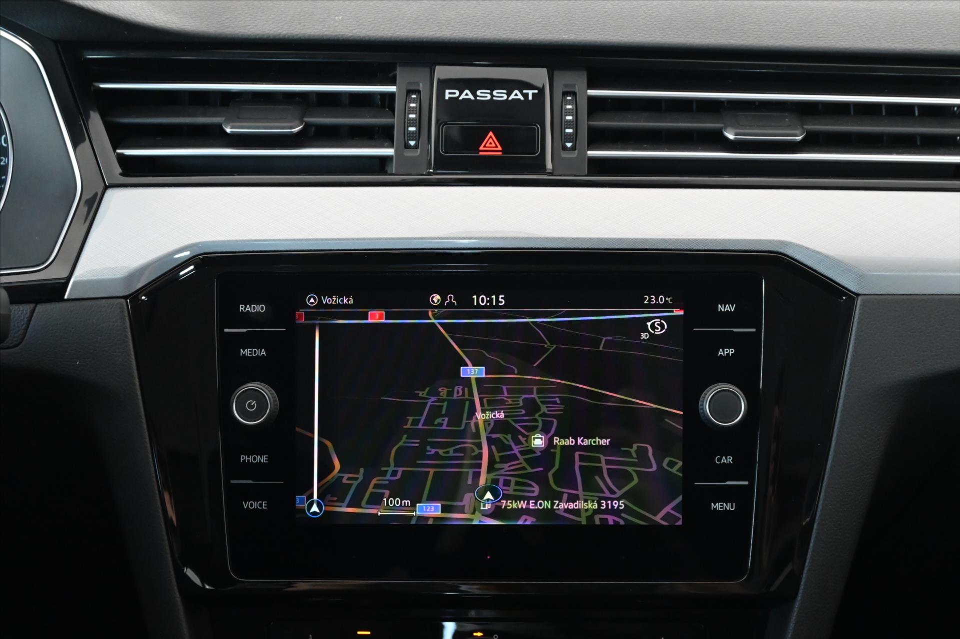 Hlavní fotografie vozu Volkswagen Passat 2,0 TDI 110 kW DSG Business Záruka až 5 let (20)