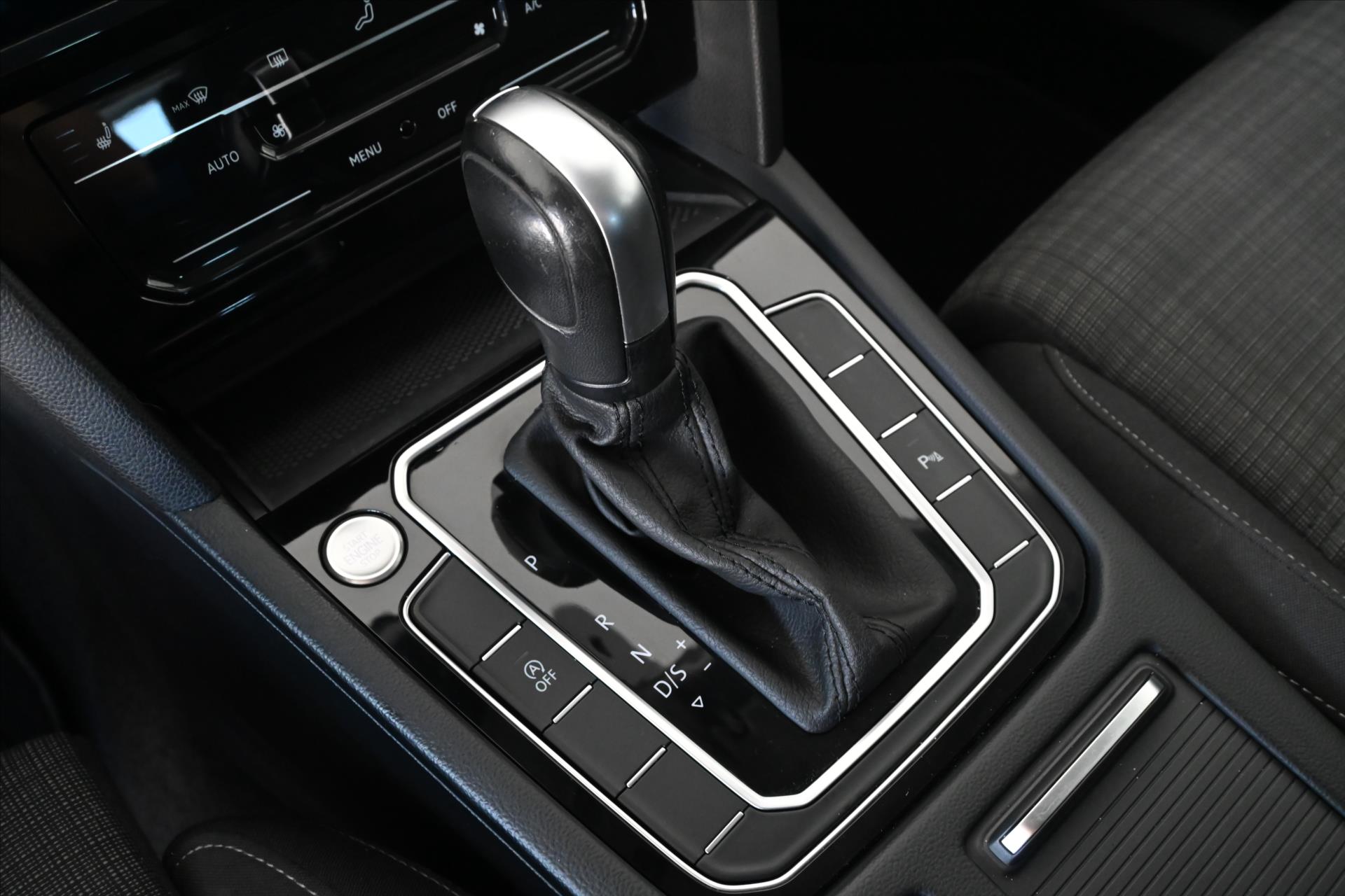 Hlavní fotografie vozu Volkswagen Passat 2,0 TDI 110 kW DSG Business Záruka až 5 let (25)