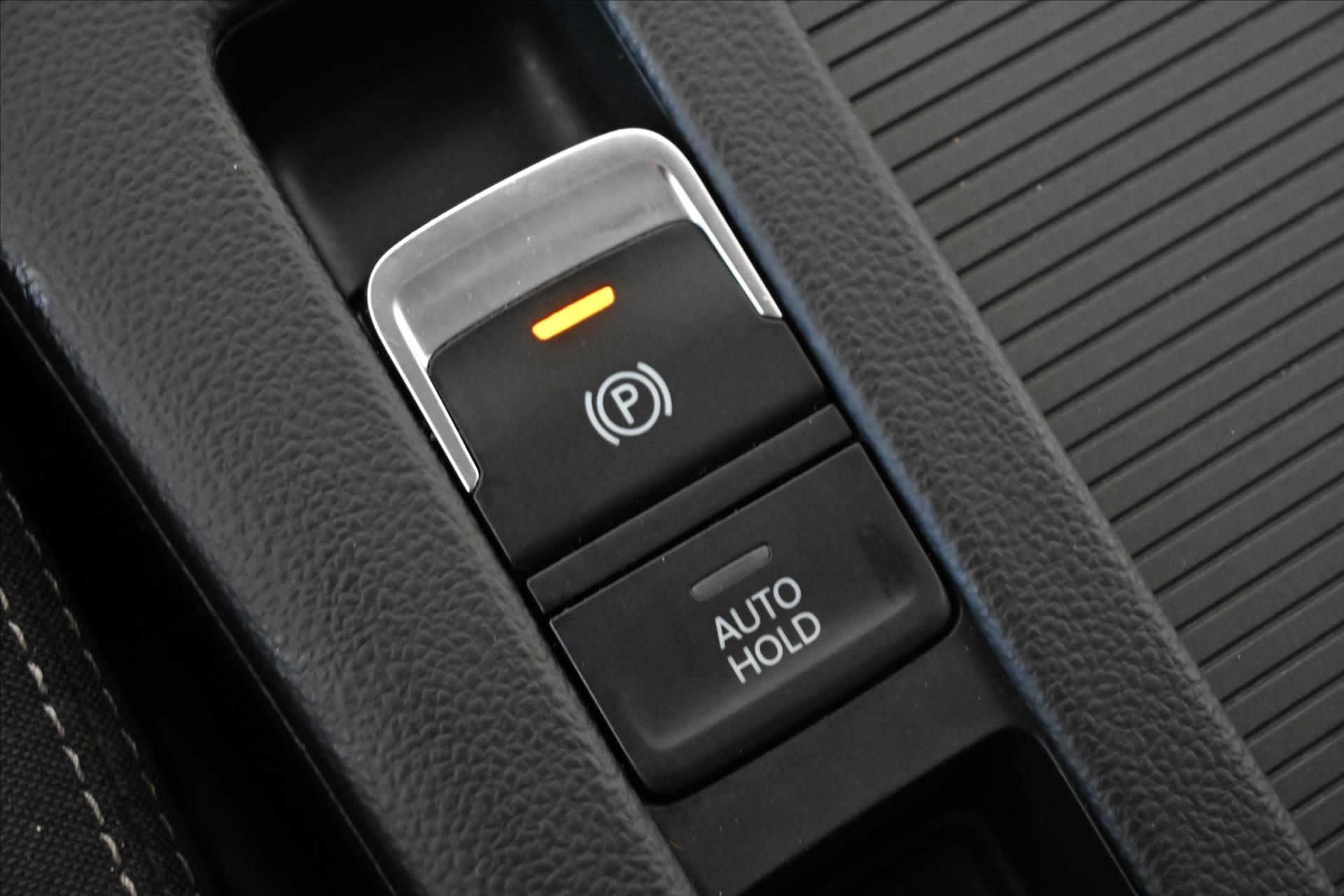 Hlavní fotografie vozu Volkswagen Passat 2,0 TDI 110 kW DSG Business Záruka až 5 let (26)