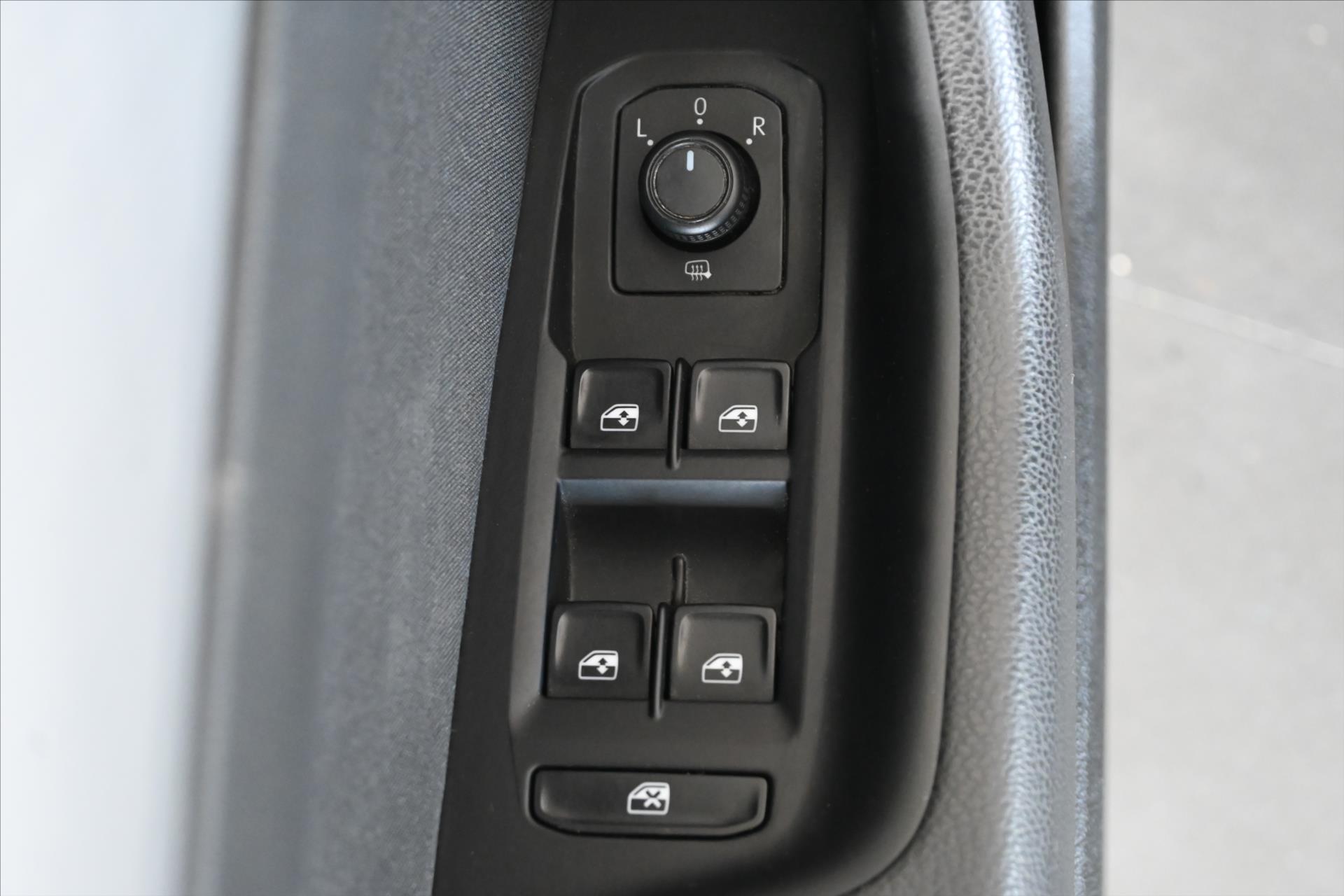 Hlavní fotografie vozu Volkswagen Passat 2,0 TDI 110 kW DSG Business Záruka až 5 let (28)