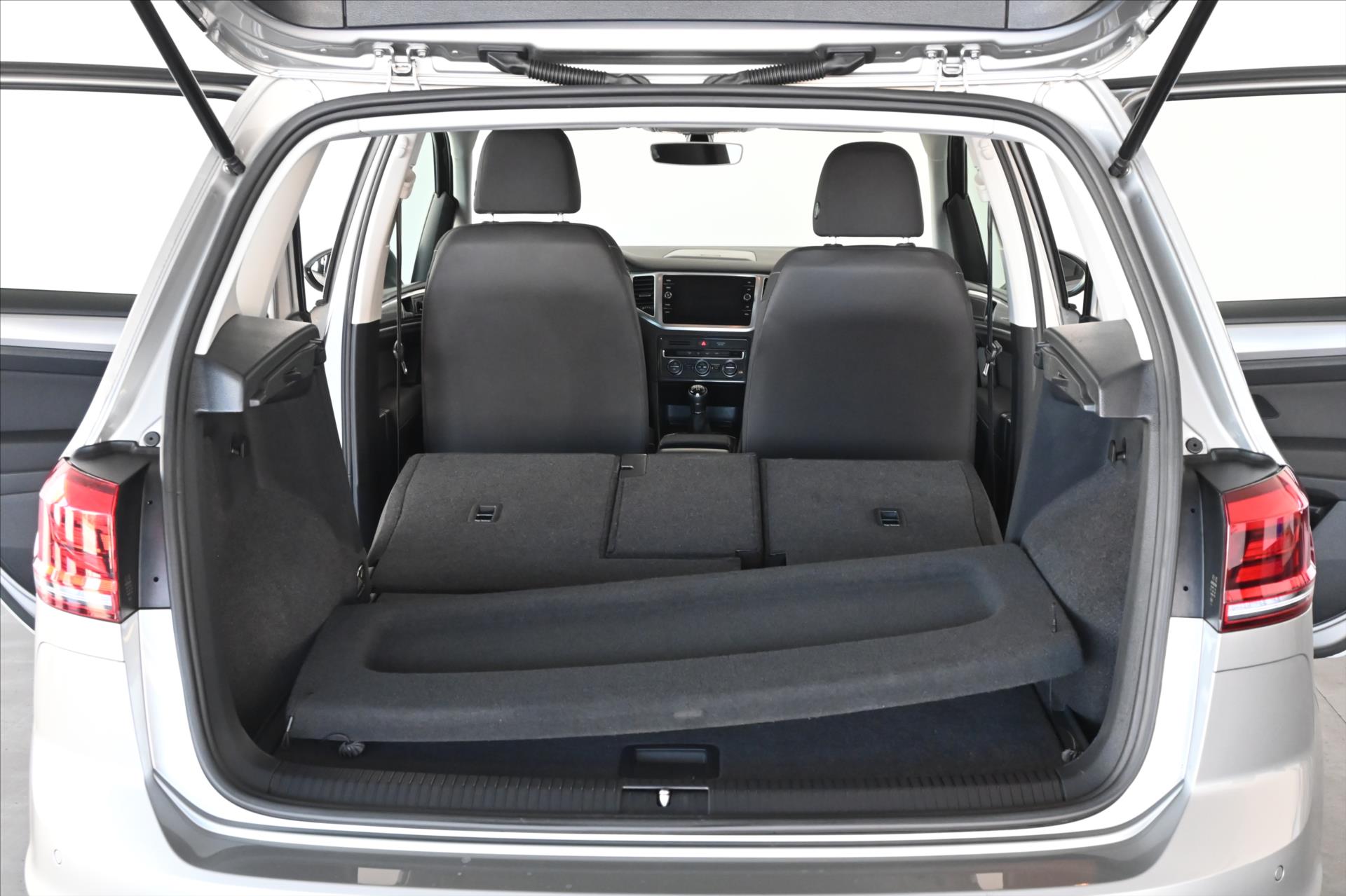 Hlavní fotografie vozu Volkswagen Golf Sportsvan 1,6 TDI 85 kW Navi Záruka až 5 let (8)