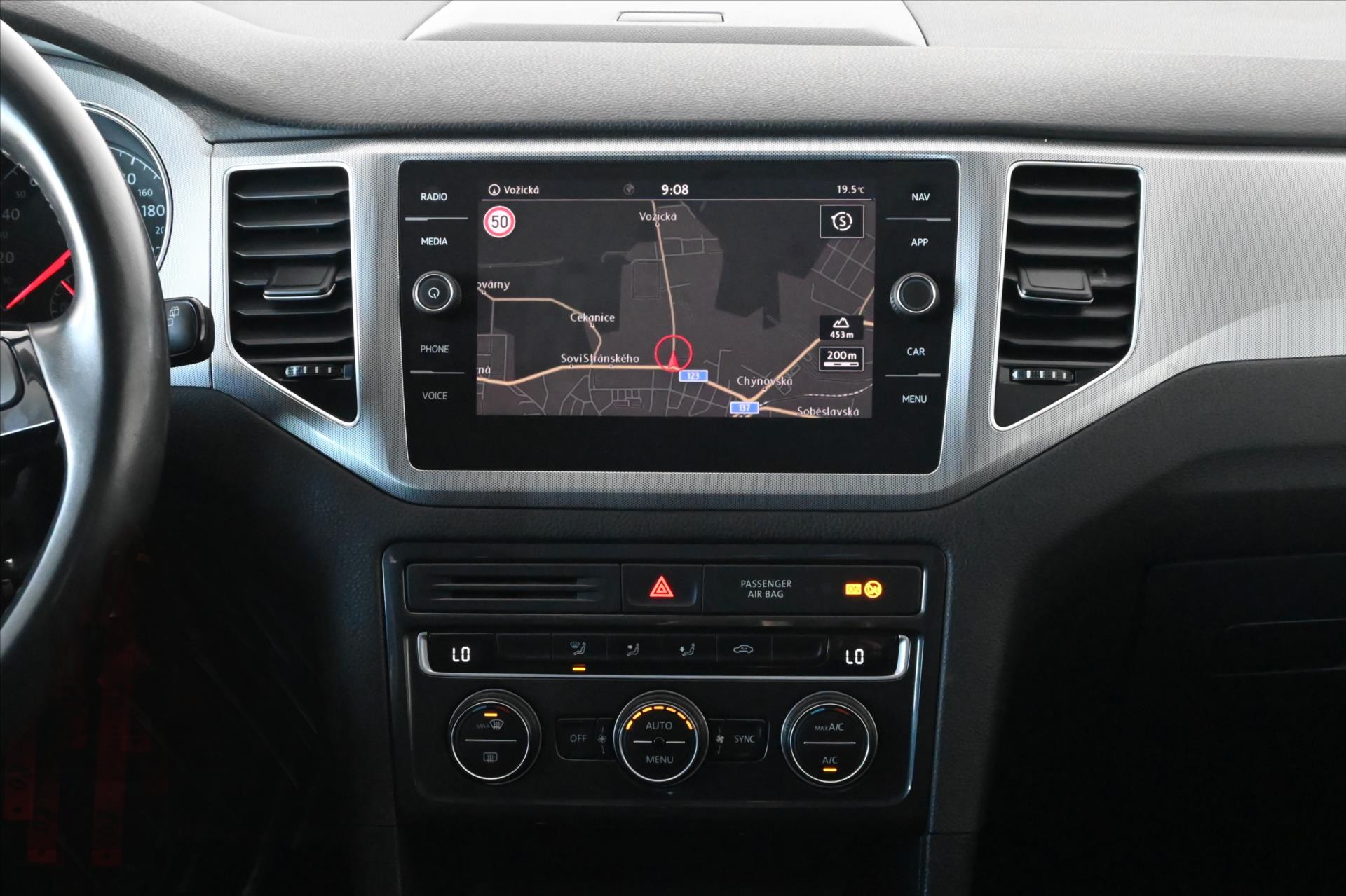 Hlavní fotografie vozu Volkswagen Golf Sportsvan 1,6 TDI 85 kW Navi Záruka až 5 let (13)