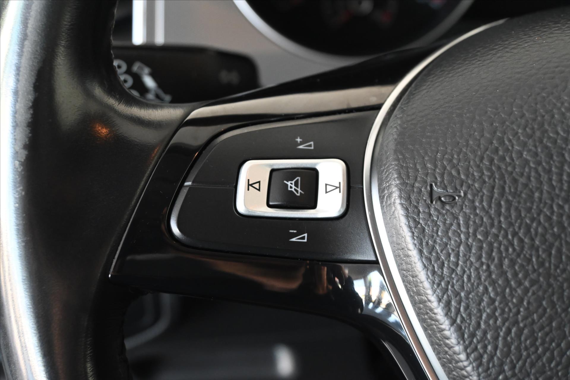 Hlavní fotografie vozu Volkswagen Golf Sportsvan 1,6 TDI 85 kW Navi Záruka až 5 let (18)