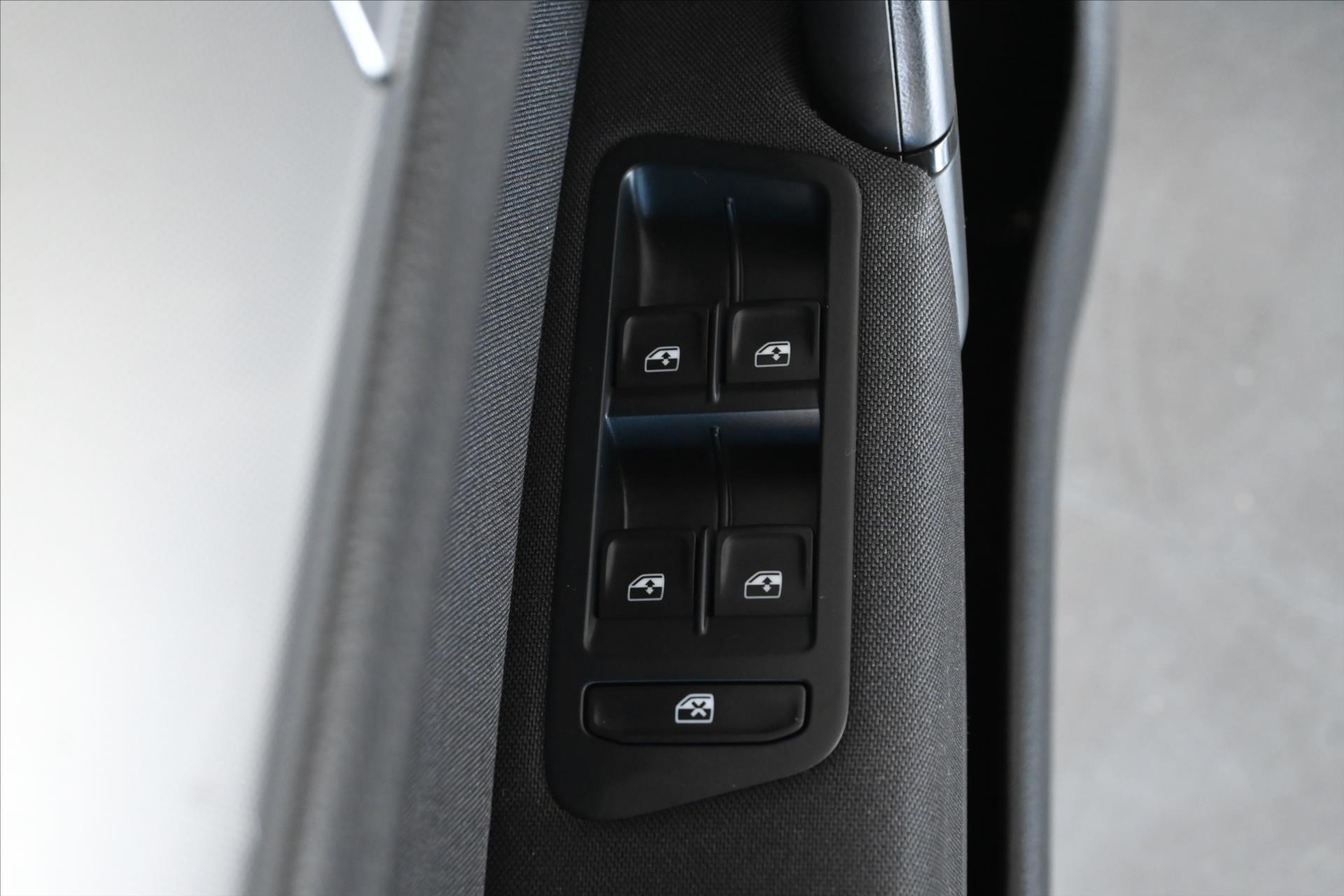 Hlavní fotografie vozu Volkswagen Golf Sportsvan 1,6 TDI 85 kW Navi Záruka až 5 let (28)