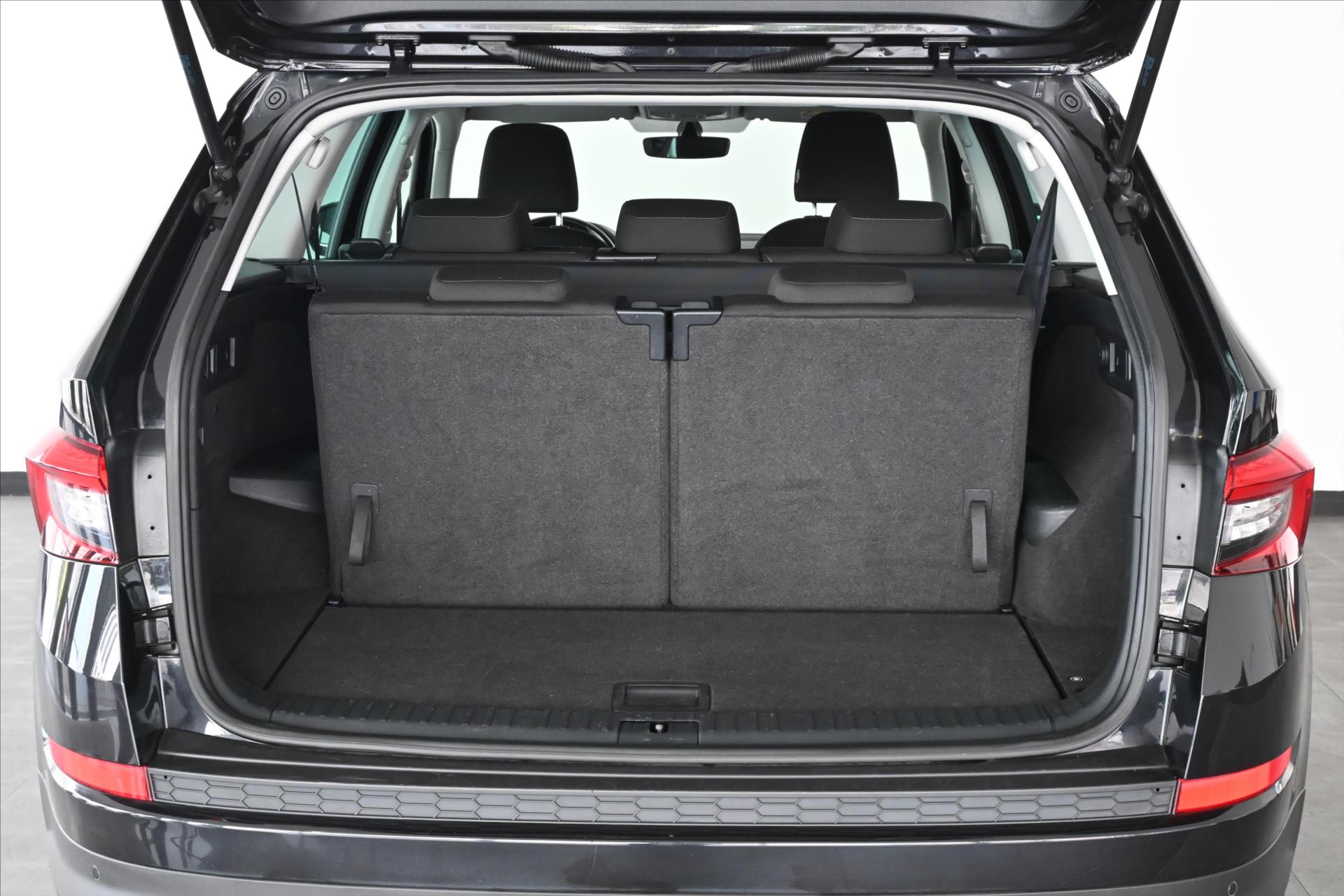 Hlavní fotografie vozu Škoda Kodiaq 2,0 TDI 110 kW DSG 7míst Ambition Záruka až 5 let (7)