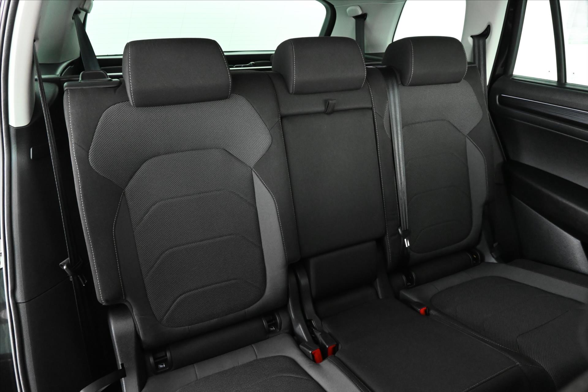 Hlavní fotografie vozu Škoda Kodiaq 2,0 TDI 110 kW DSG 7míst Ambition Záruka až 5 let (31)