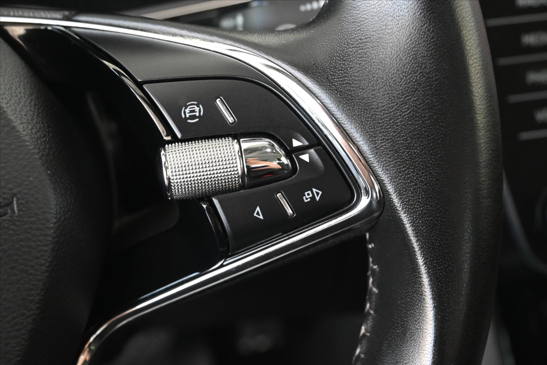 Hlavní fotografie vozu Škoda Superb 2,0 TDI 110 KW DSG Style Záruka až 5 let (19)