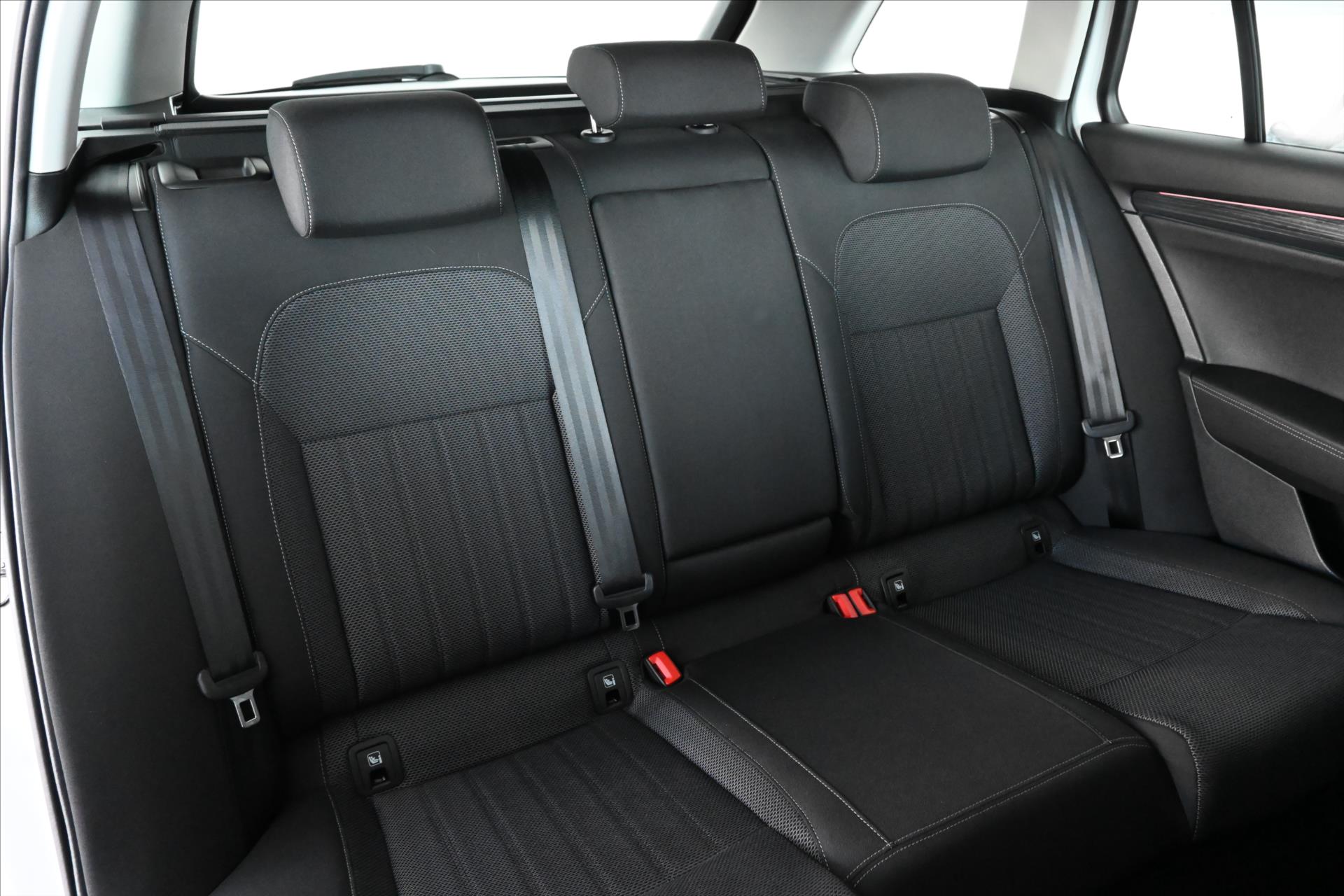 Hlavní fotografie vozu Škoda Superb 2,0 TDI 110 KW DSG Style Záruka až 5 let (29)