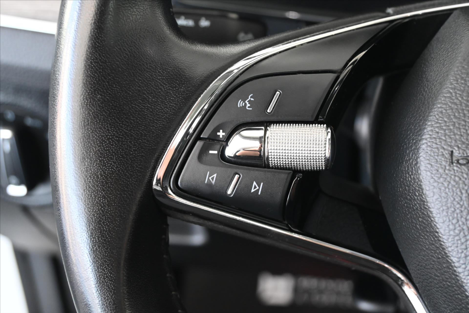 Hlavní fotografie vozu Škoda Superb 2,0 TDI 110KW DSG STYLE Záruka až 5 let (17)