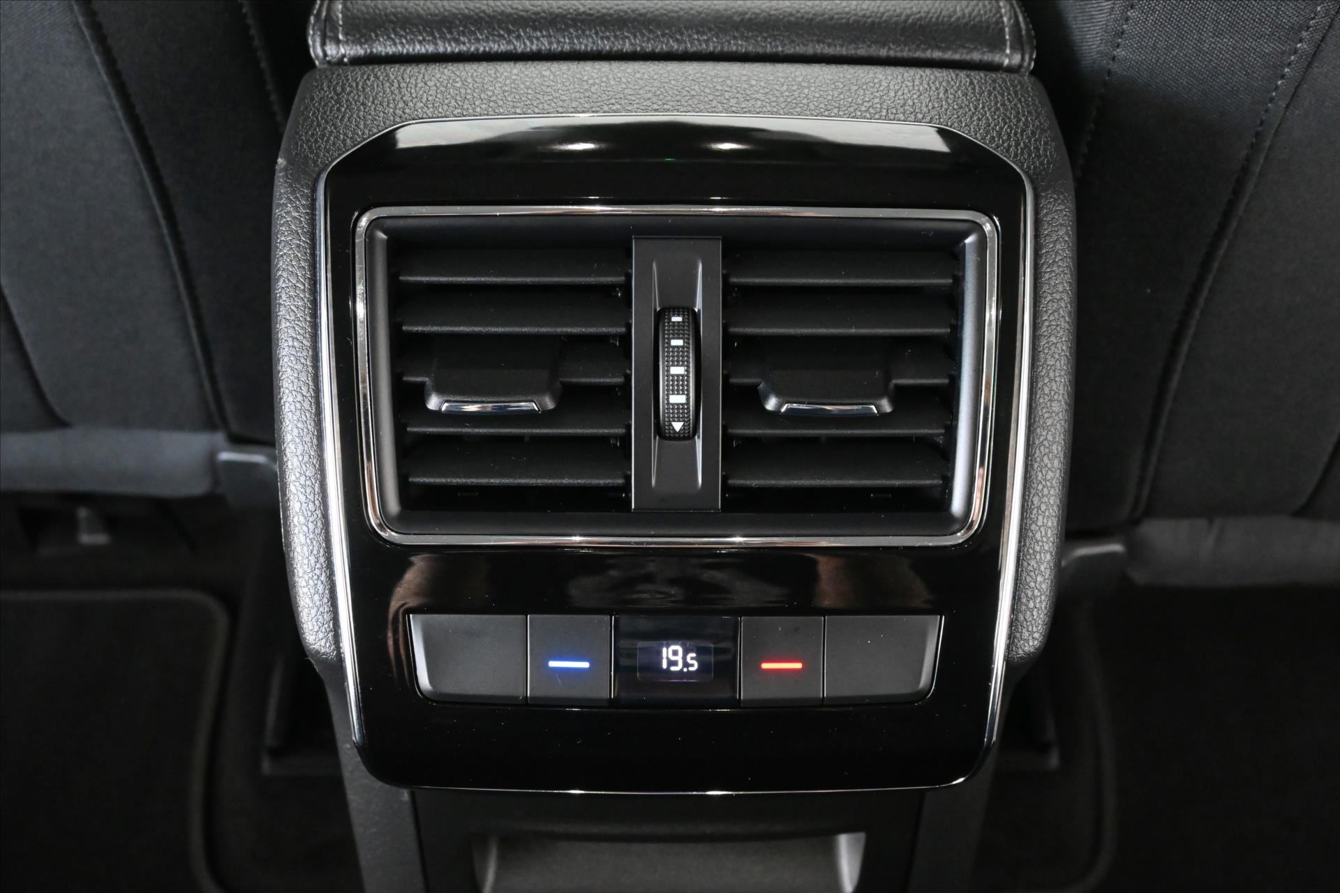 Hlavní fotografie vozu Škoda Superb 2,0 TDI 110KW DSG STYLE Záruka až 5 let (22)