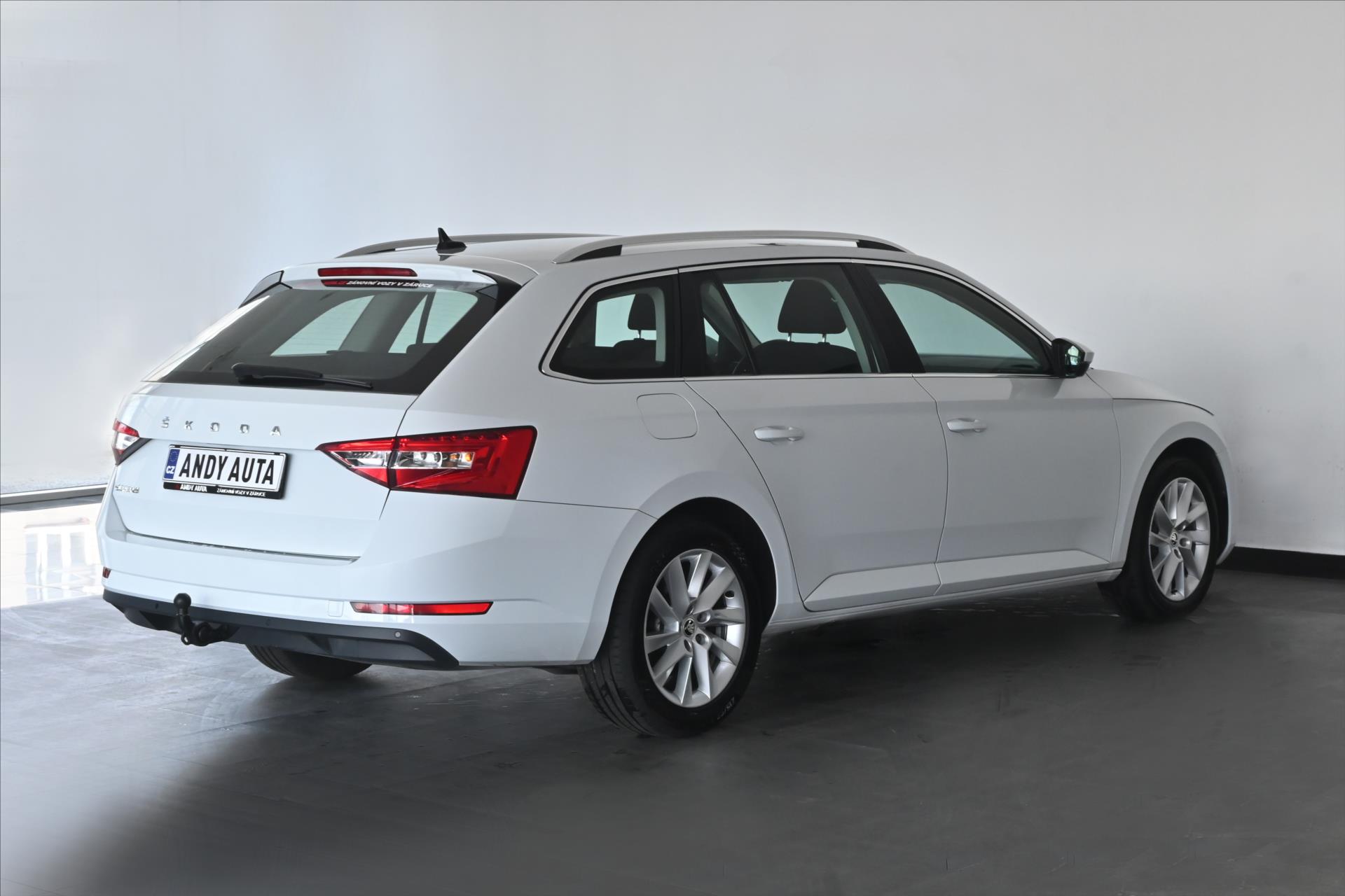 Hlavní fotografie vozu Škoda Superb 2,0 TDI 110KW DSG STYLE Záruka až 5 let (3)