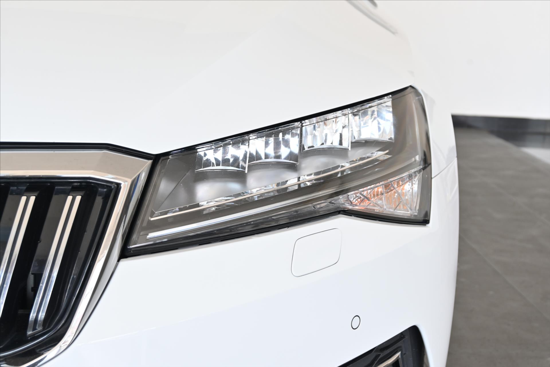 Hlavní fotografie vozu Škoda Superb 2,0 TDI 110KW DSG STYLE Záruka až 5 let (31)