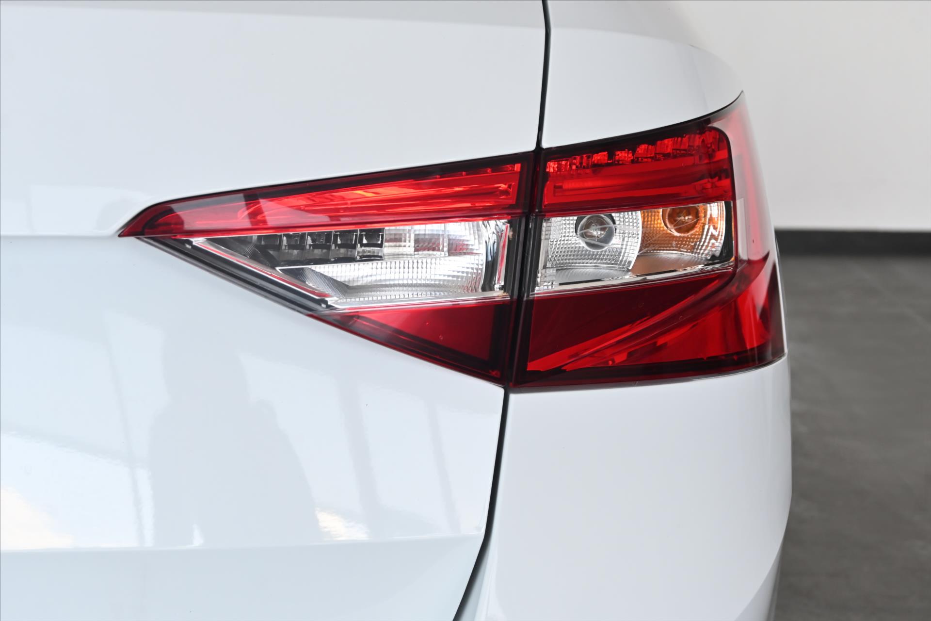 Hlavní fotografie vozu Škoda Superb 2,0 TDI 110KW DSG STYLE Záruka až 5 let (32)