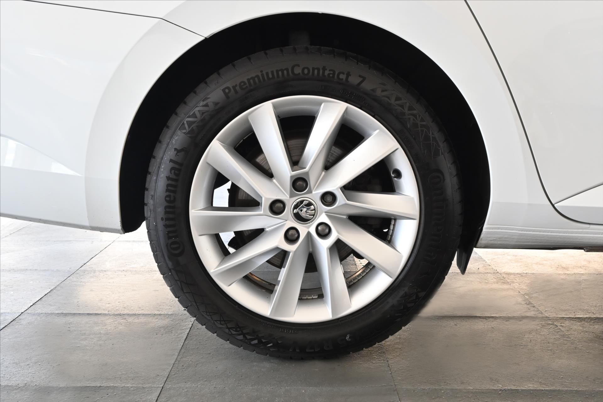 Hlavní fotografie vozu Škoda Superb 2,0 TDI 110KW DSG STYLE Záruka až 5 let (33)