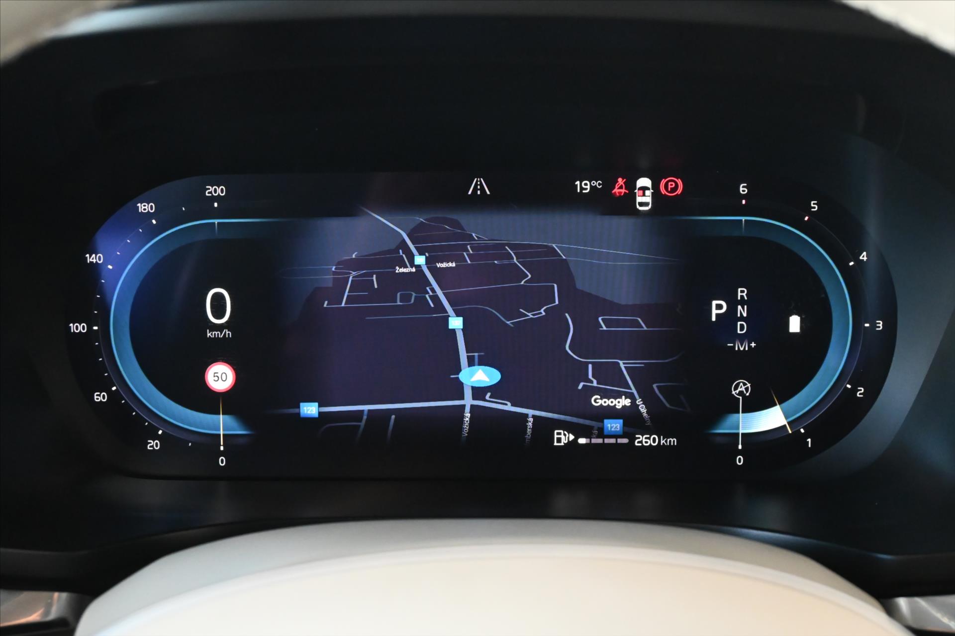 Hlavní fotografie vozu Volvo V60 2,0 B4 145 KW AT8 INSCRIPTION Záruka až 5 let (13)