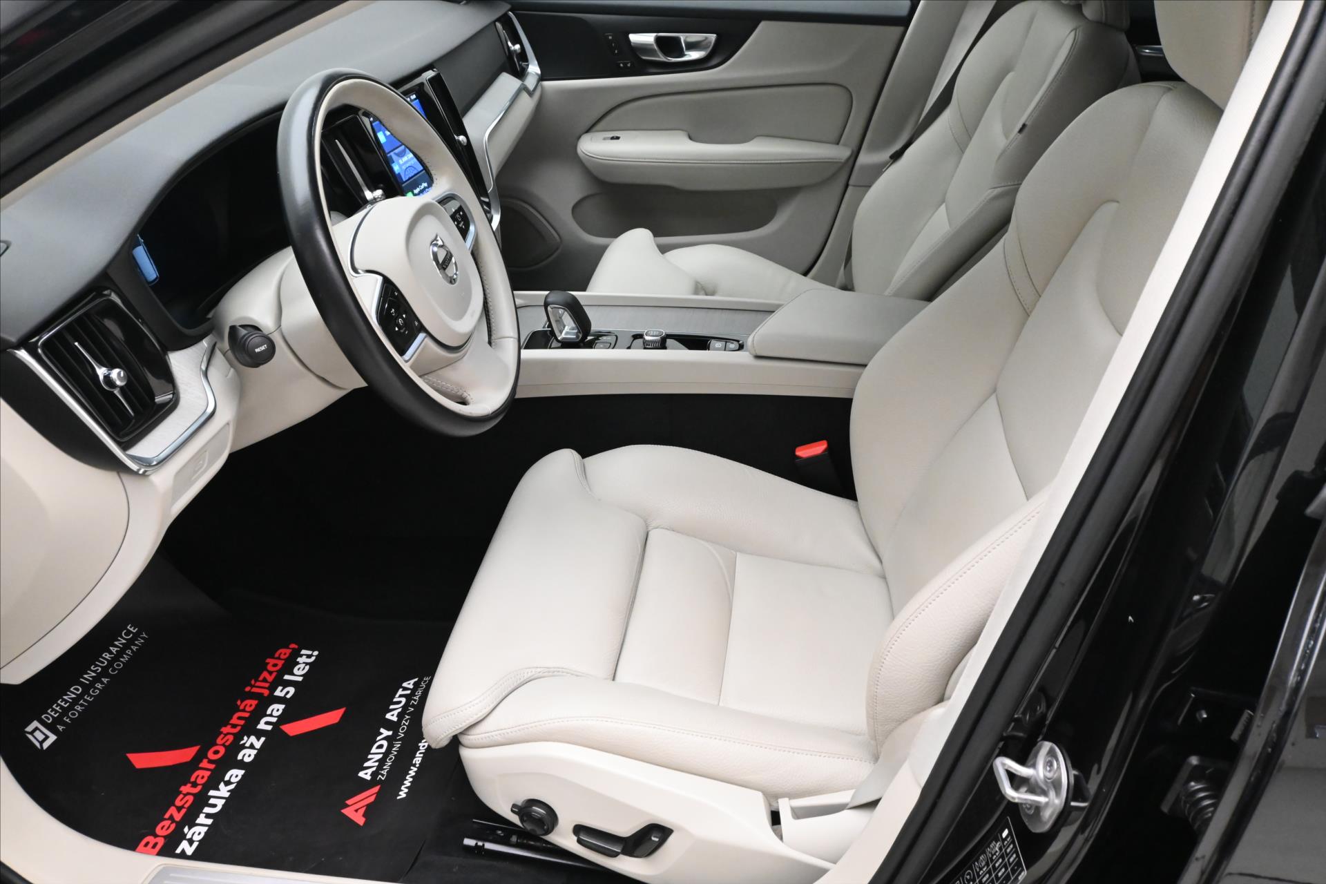 Hlavní fotografie vozu Volvo V60 2,0 B4 145 KW AT8 Inscription Záruka až 5 let (13)