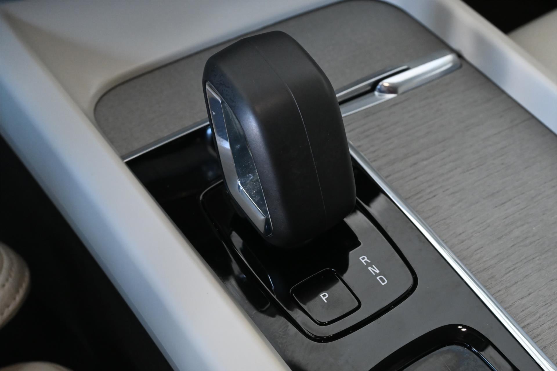 Hlavní fotografie vozu Volvo V60 2,0 B4 145 KW AT8 INSCRIPTION Záruka až 5 let (24)