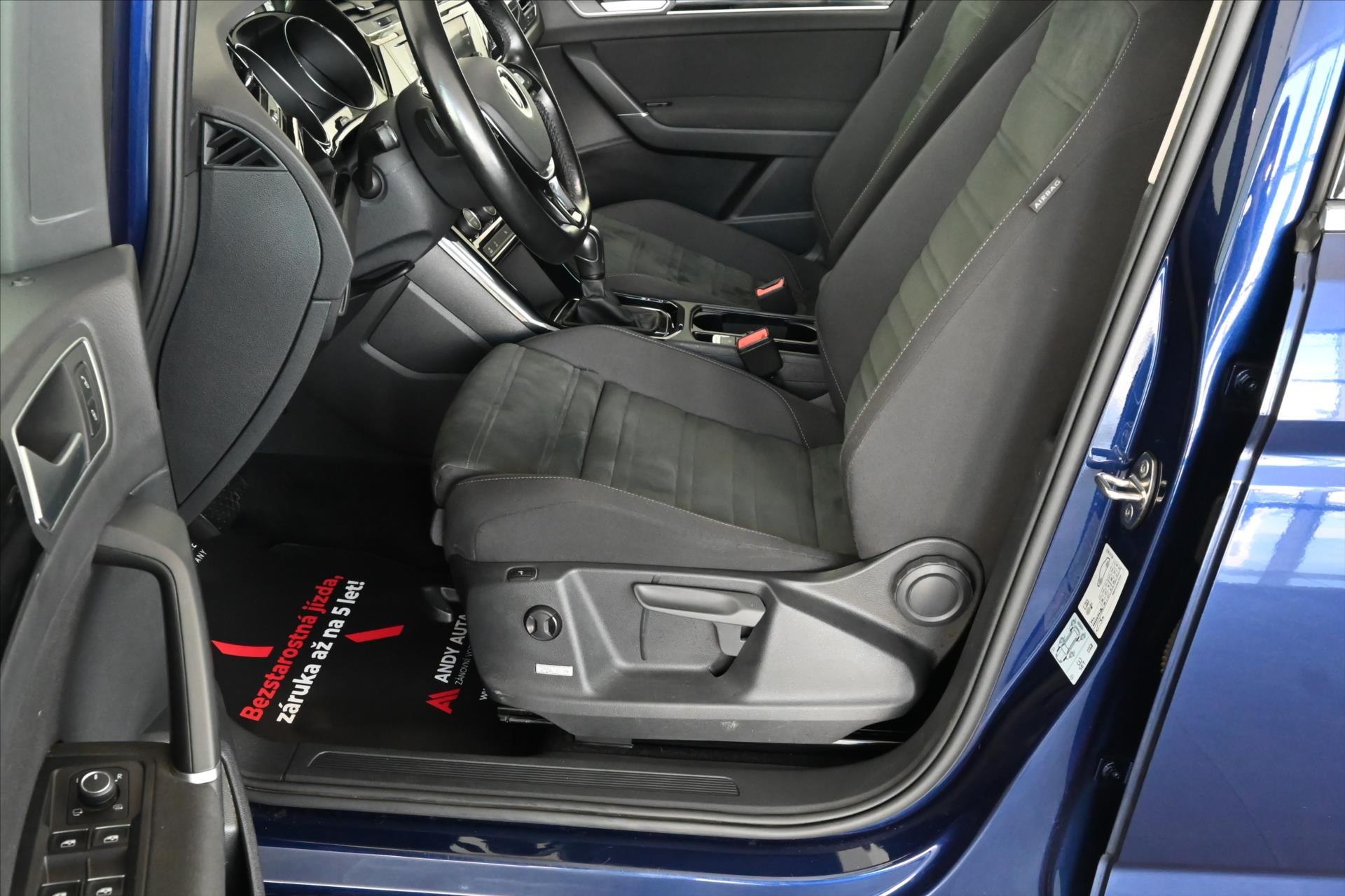 Main photo of the car Volkswagen Touran 2.0 TDI 110 kW DSG 7-seat Highline Warranty up to 5 years (11)