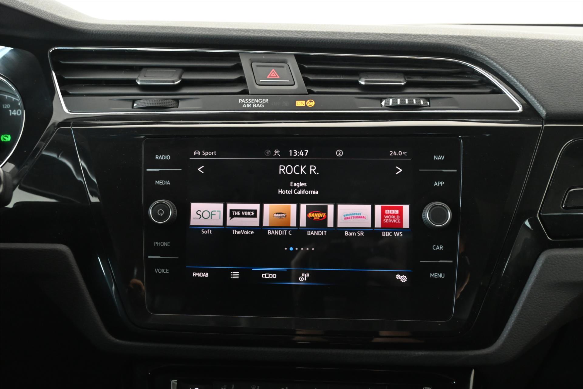 Main photo of the car Volkswagen Touran 2.0 TDI 110 kW DSG 7-seat Highline Warranty up to 5 years (21)