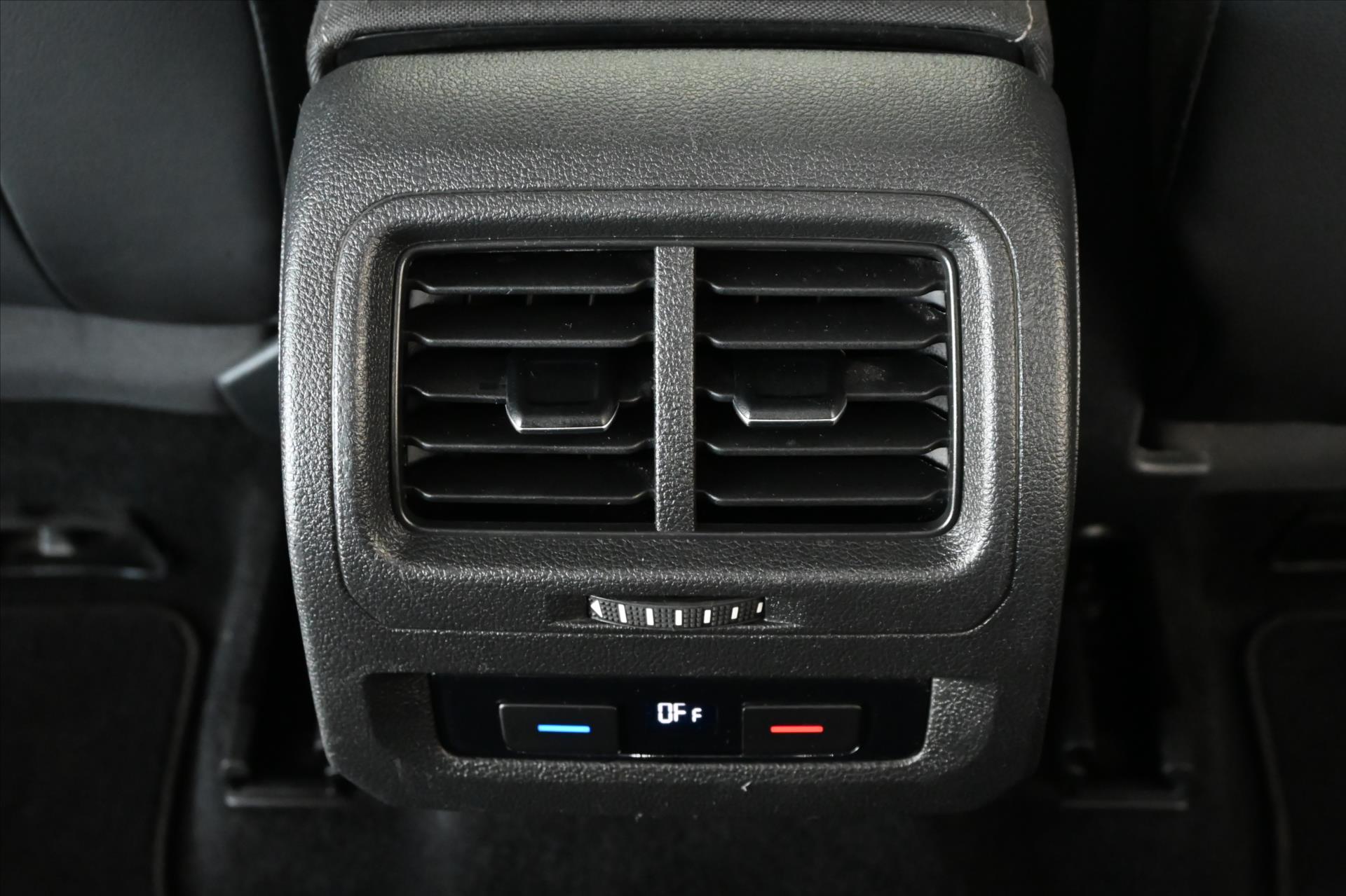 Main photo of the car Volkswagen Touran 2.0 TDI 110 kW DSG 7-seat Highline Warranty up to 5 years (24)