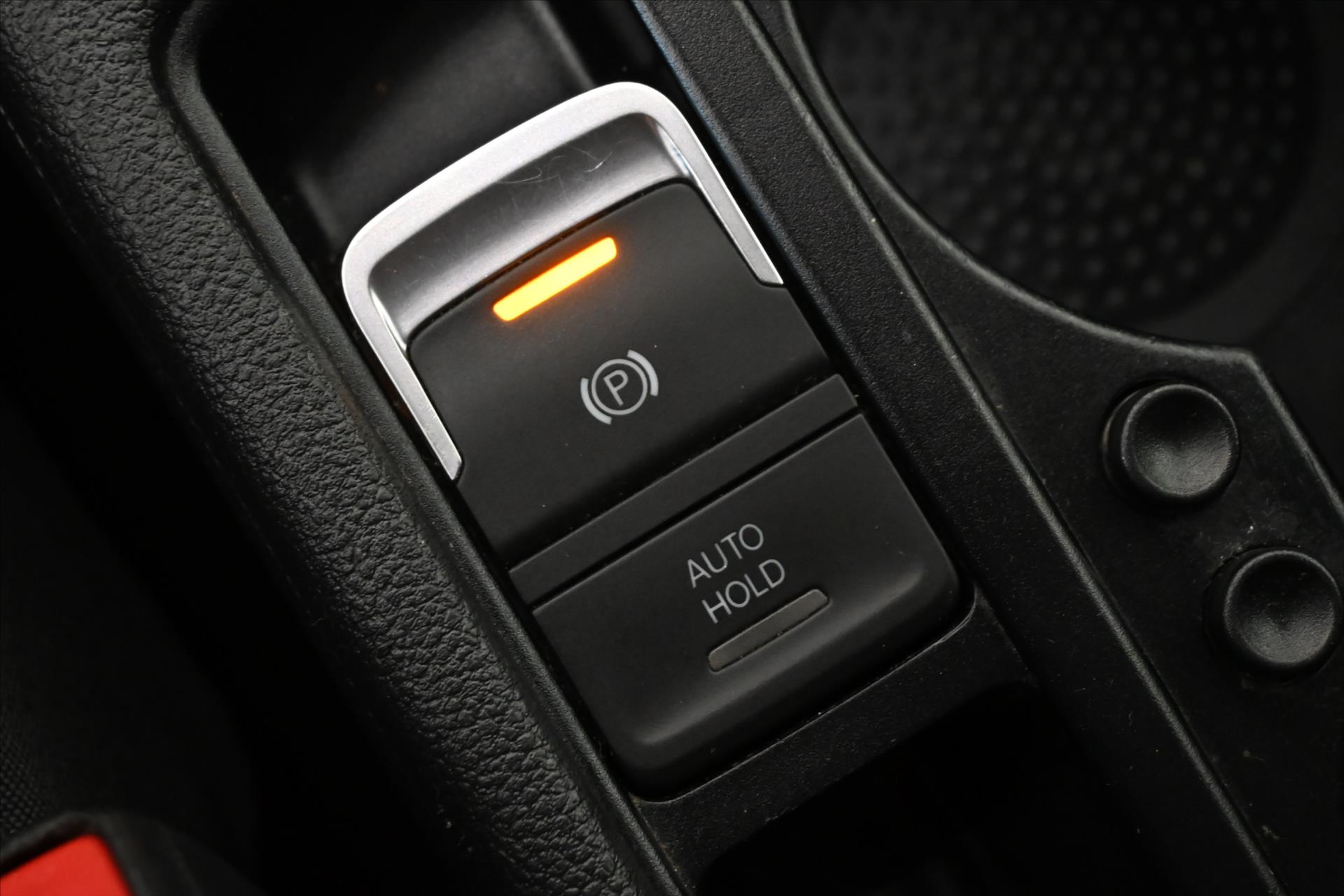 Main photo of the car Volkswagen Touran 2.0 TDI 110 kW DSG 7-seat Highline Warranty up to 5 years (26)