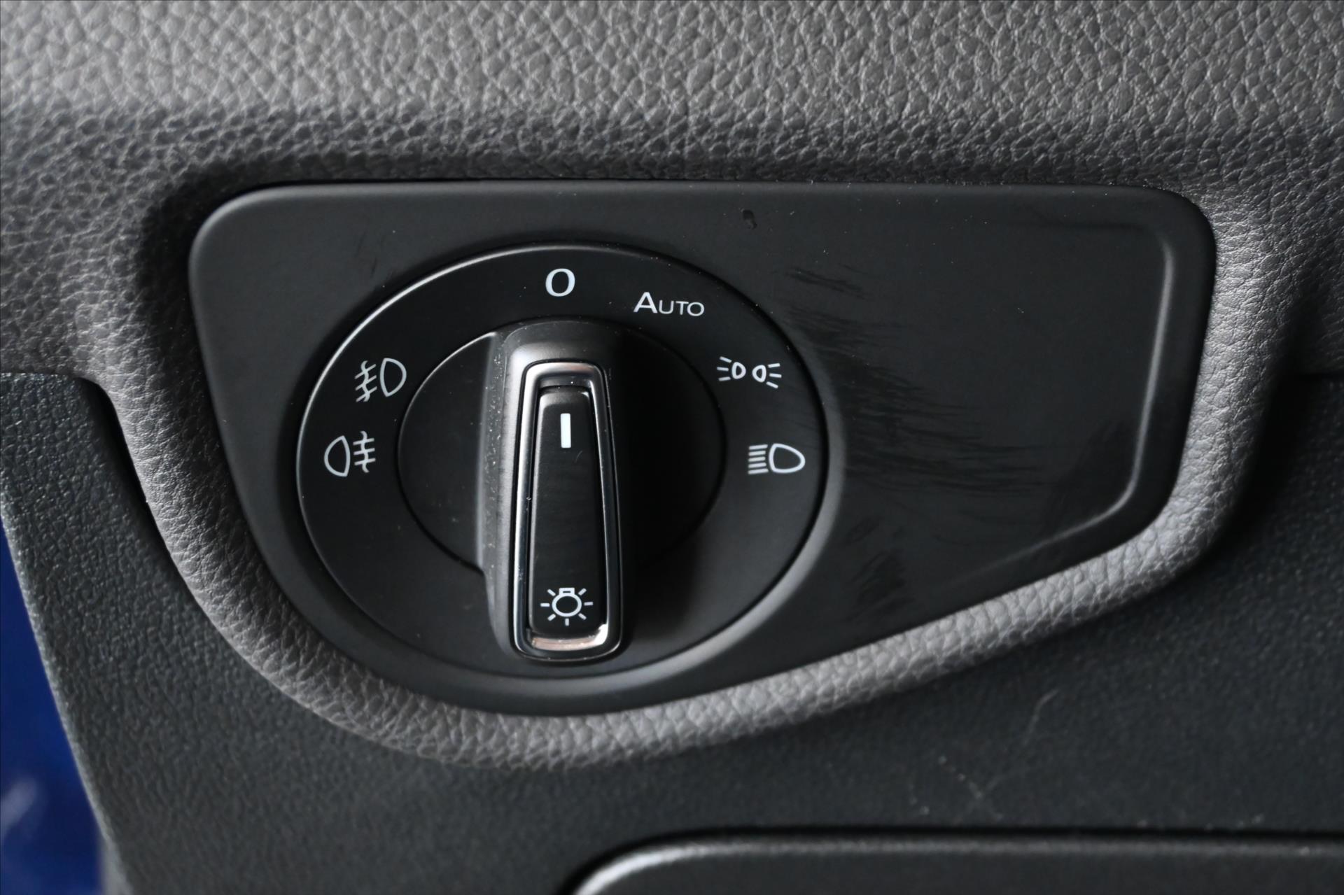 Main photo of the car Volkswagen Touran 2.0 TDI 110 kW DSG 7-seat Highline Warranty up to 5 years (29)