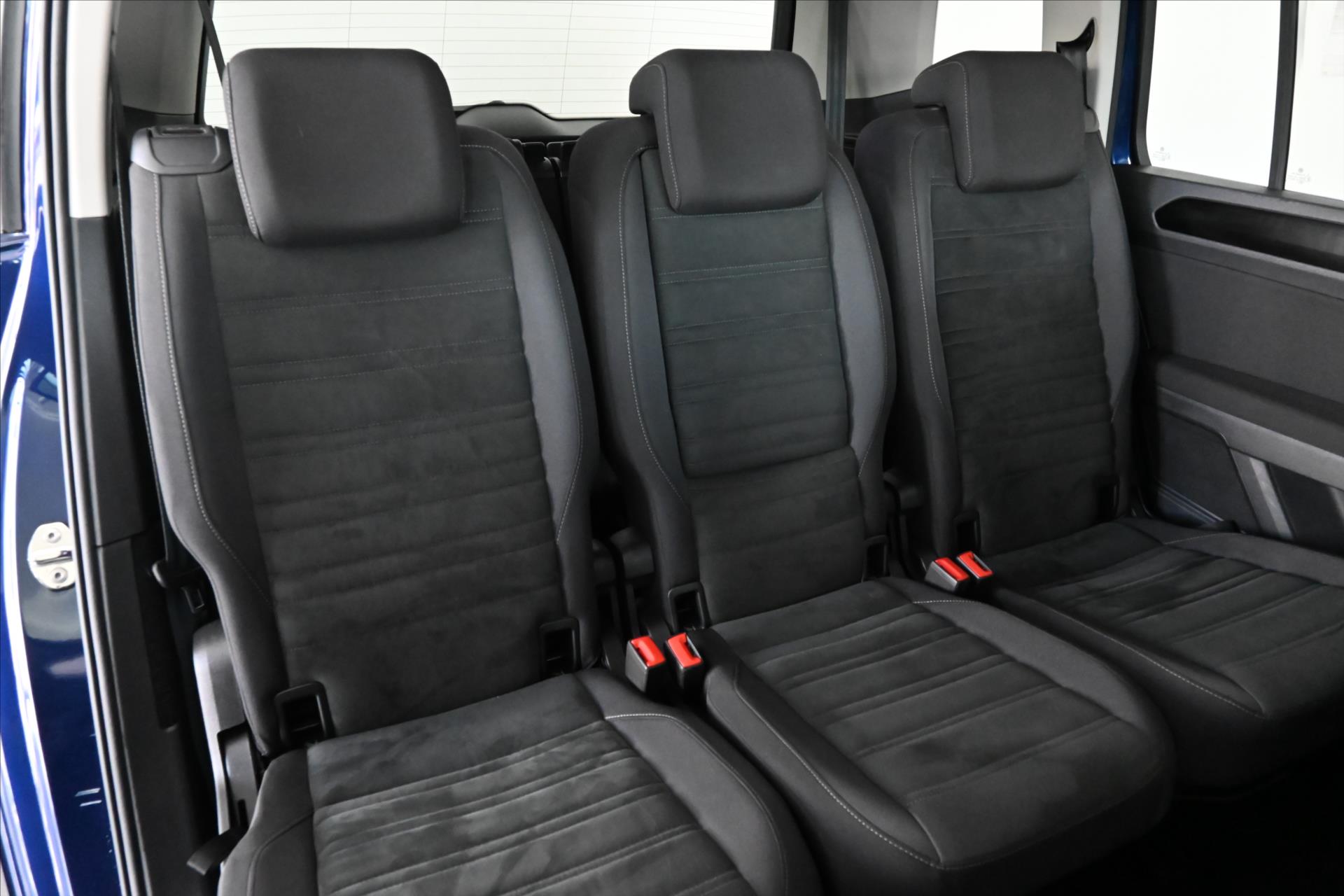 Main photo of the car Volkswagen Touran 2.0 TDI 110 kW DSG 7-seat Highline Warranty up to 5 years (30)