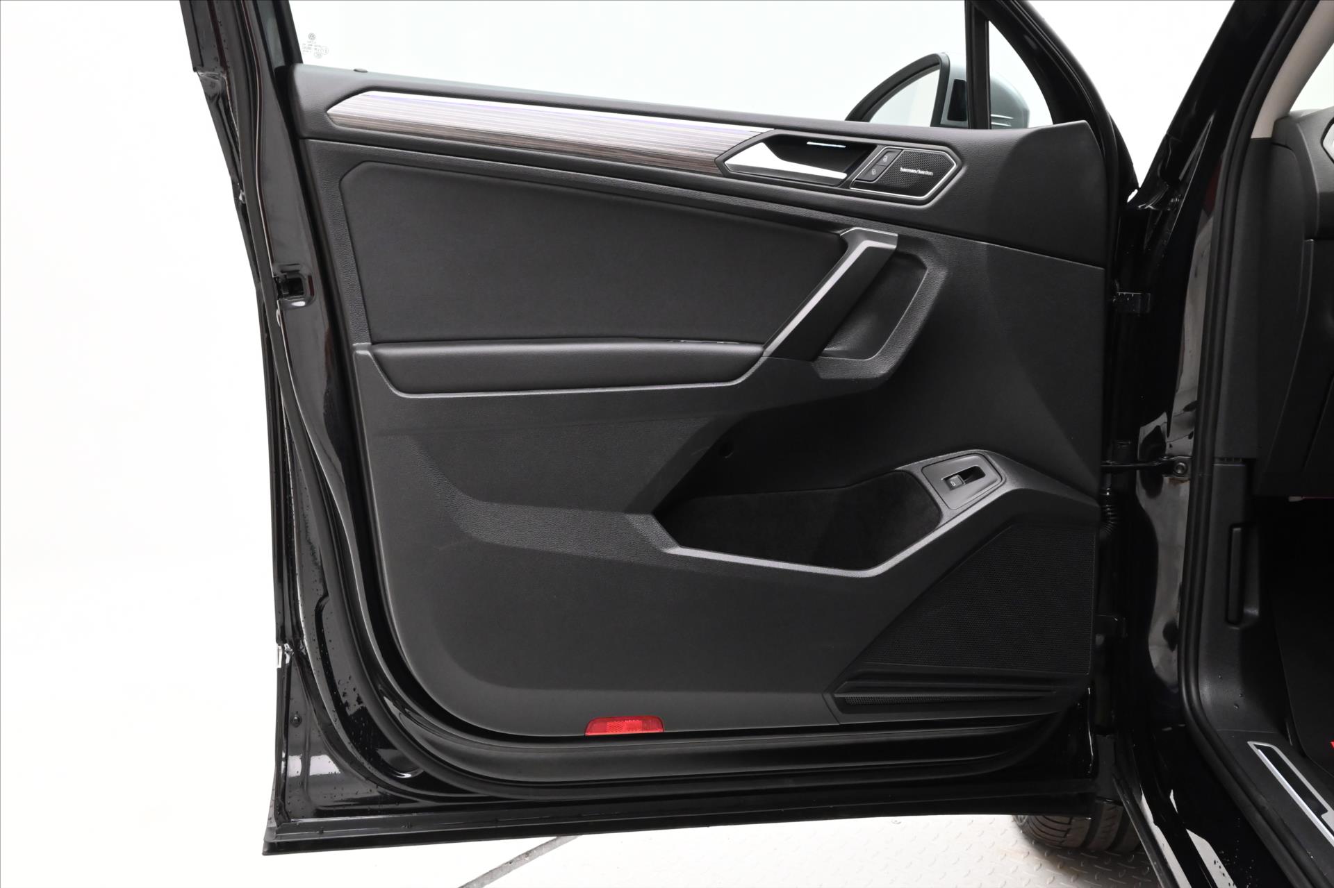 Hlavní fotografie vozu Volkswagen Tiguan Allspace 2,0 TDi 147kW DSG Elegance 4Motion Záruka až 5 let (24)