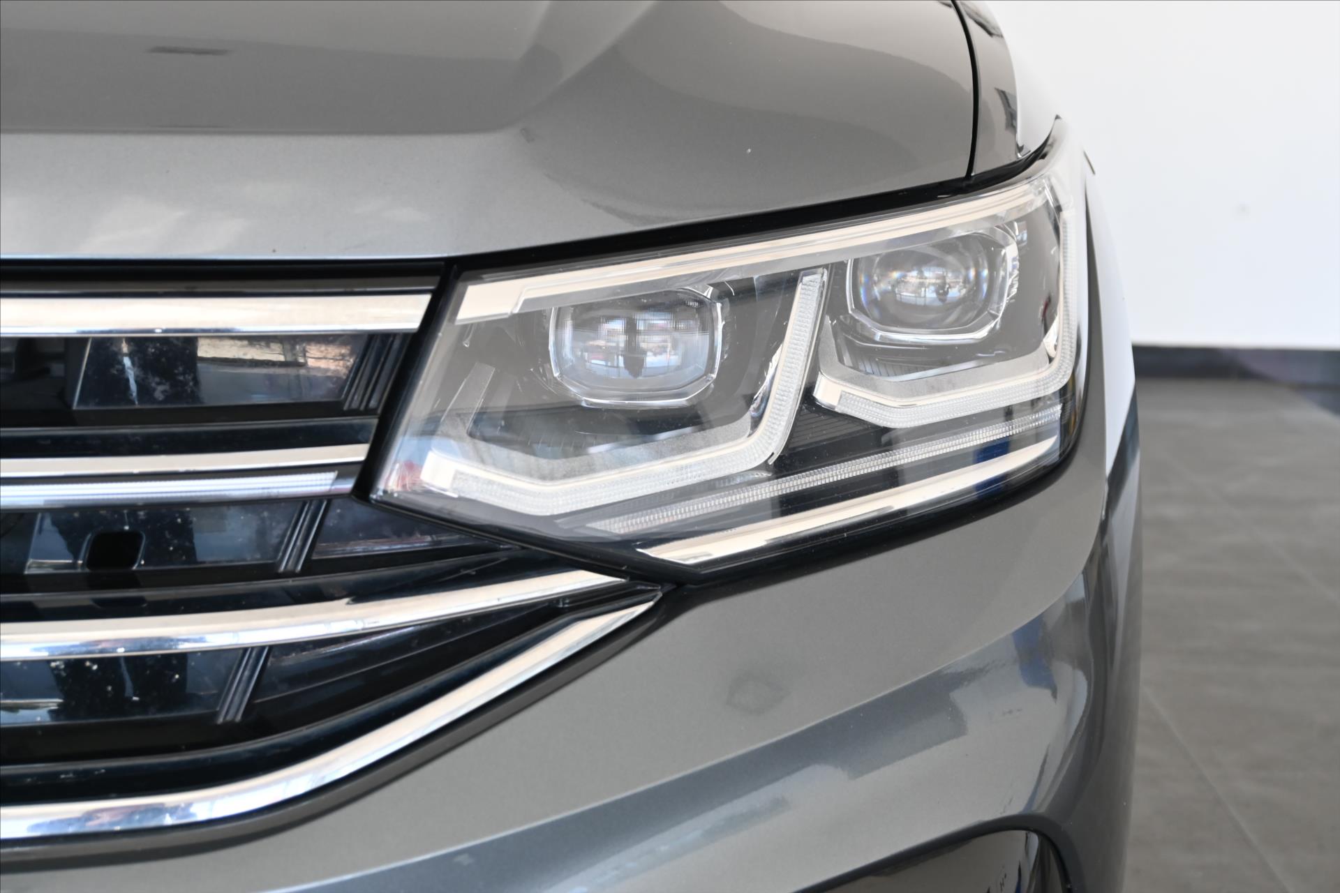 Main photo of the car Volkswagen Tiguan allspace 2.0 TDI 147 kW DSG Elegance 4Motion Warranty up to 5 years (35)