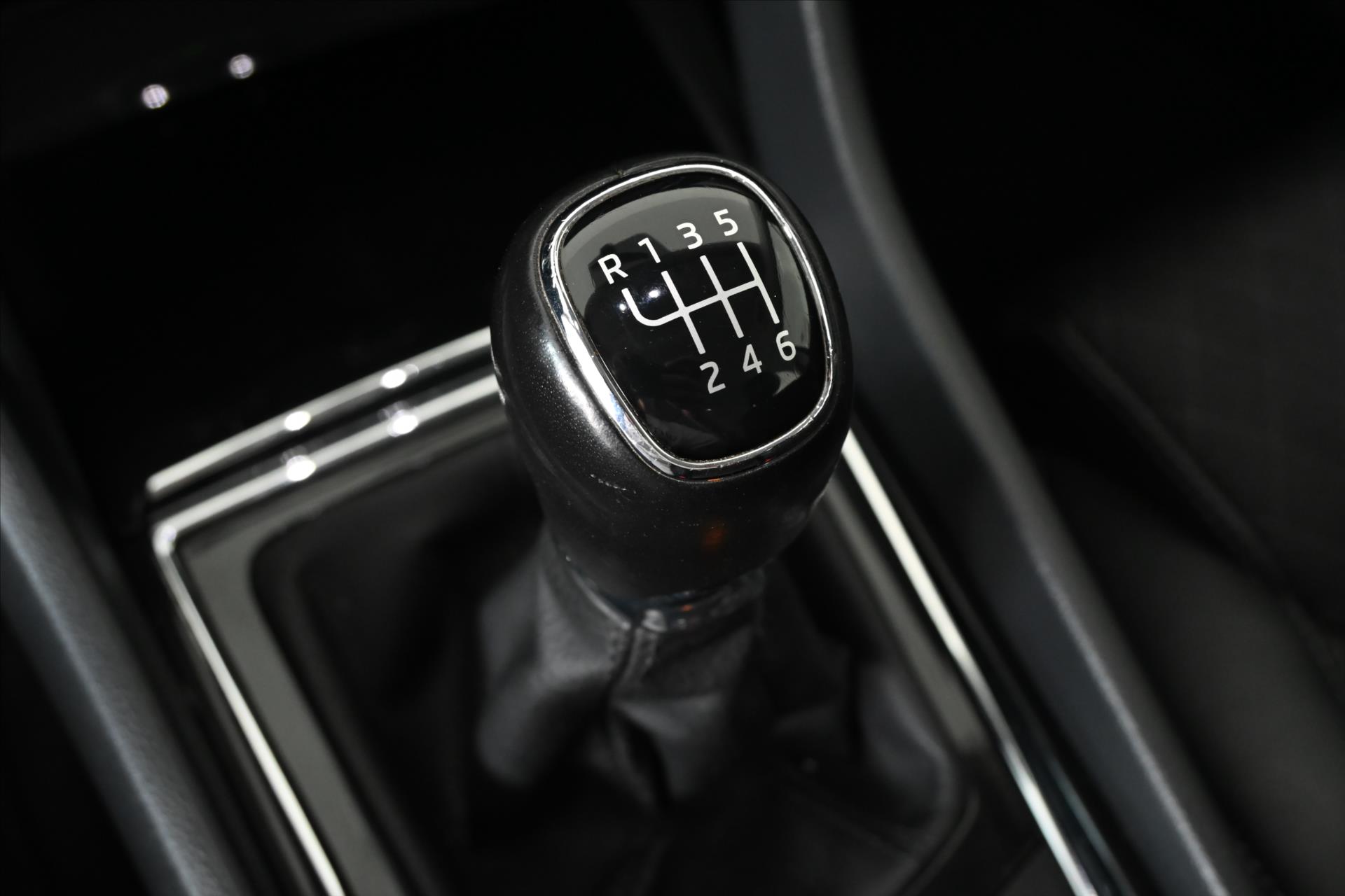 Hlavní fotografie vozu Škoda Kodiaq 1,5 TSI 110 kW Business Edition Záruka až 5 let (26)