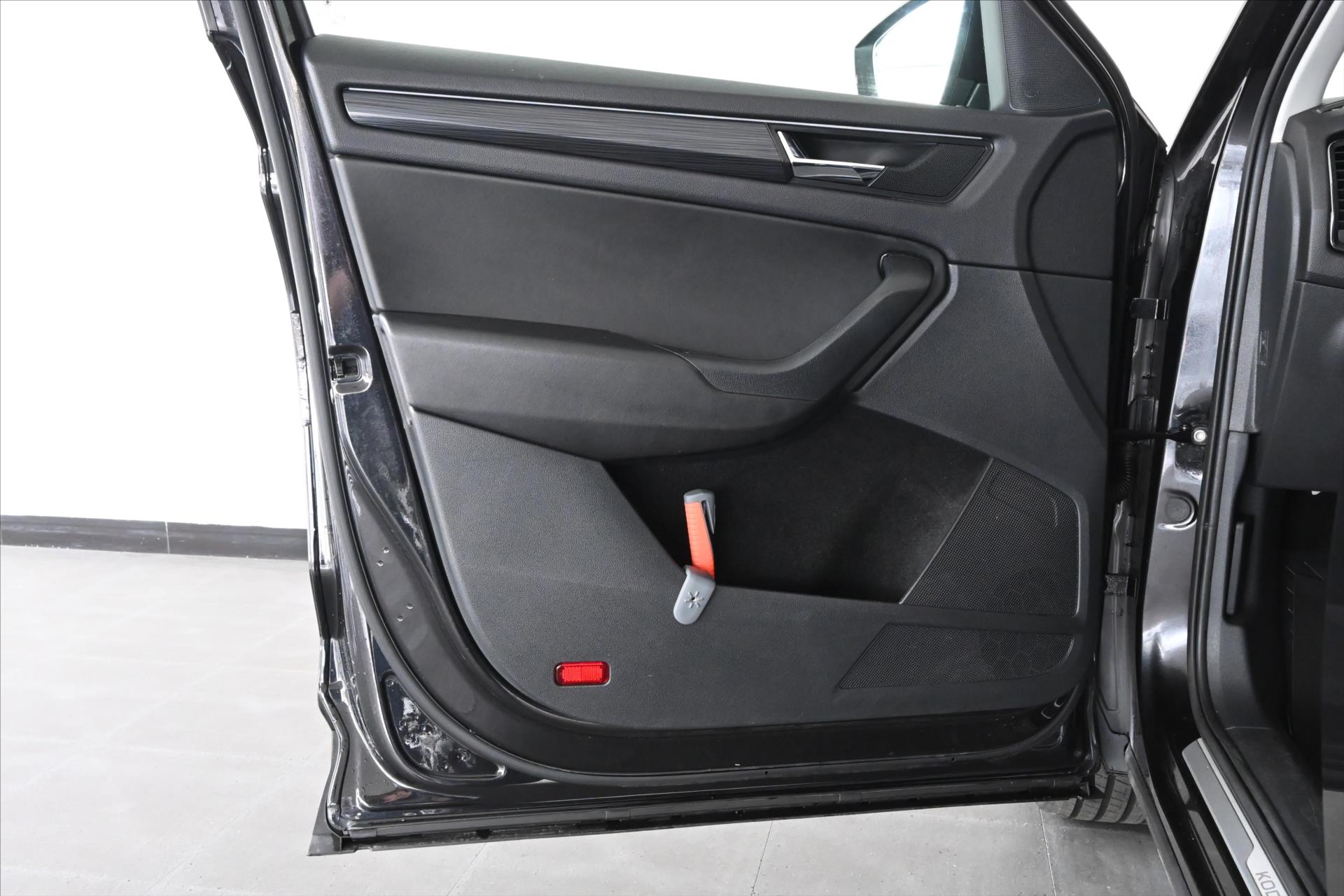 Hlavní fotografie vozu Škoda Kodiaq 1,5 TSI 110 kW Business Edition Záruka až 5 let (28)