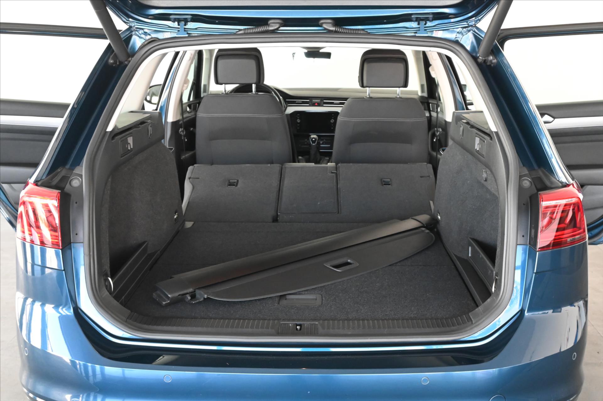 Hlavní fotografie vozu Volkswagen Passat 1,5 TSI 110 KW Business Záruka až 5 let (8)