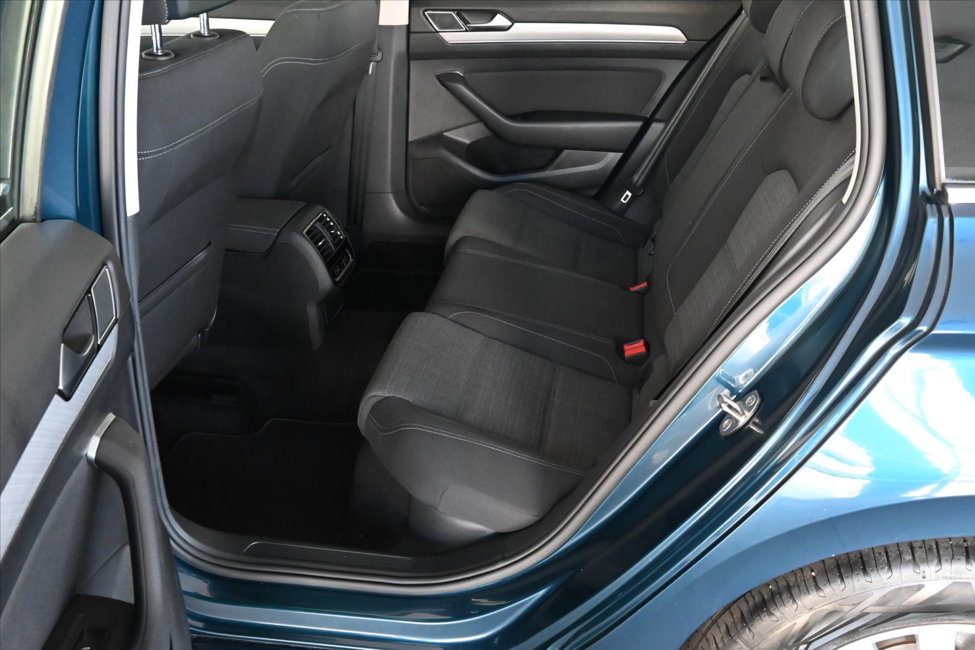 Hlavní fotografie vozu Volkswagen Passat 1,5 TSI 110 KW Business Záruka až 5 let (11)