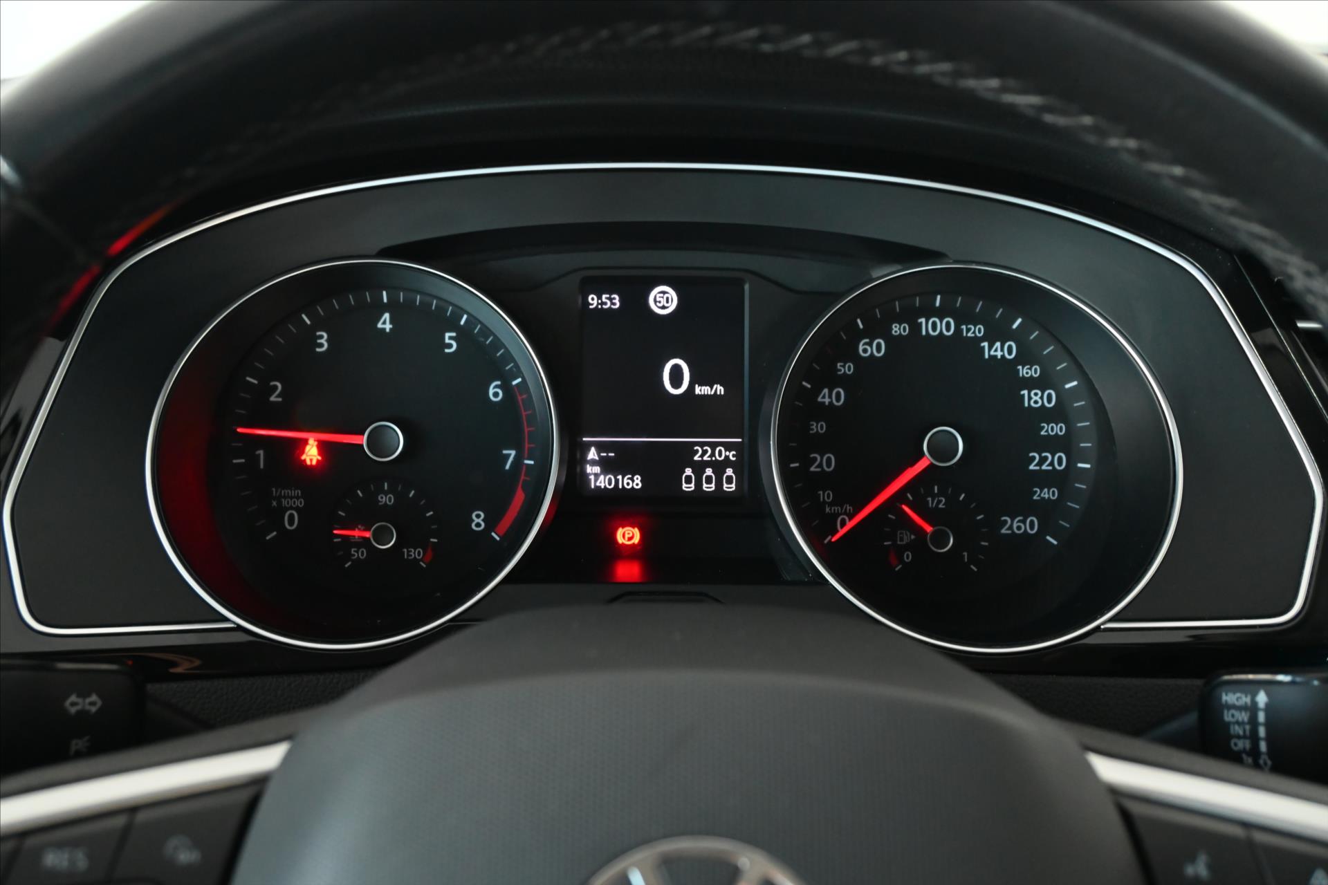 Hlavní fotografie vozu Volkswagen Passat 1,5 TSI 110 KW Business Záruka až 5 let (14)