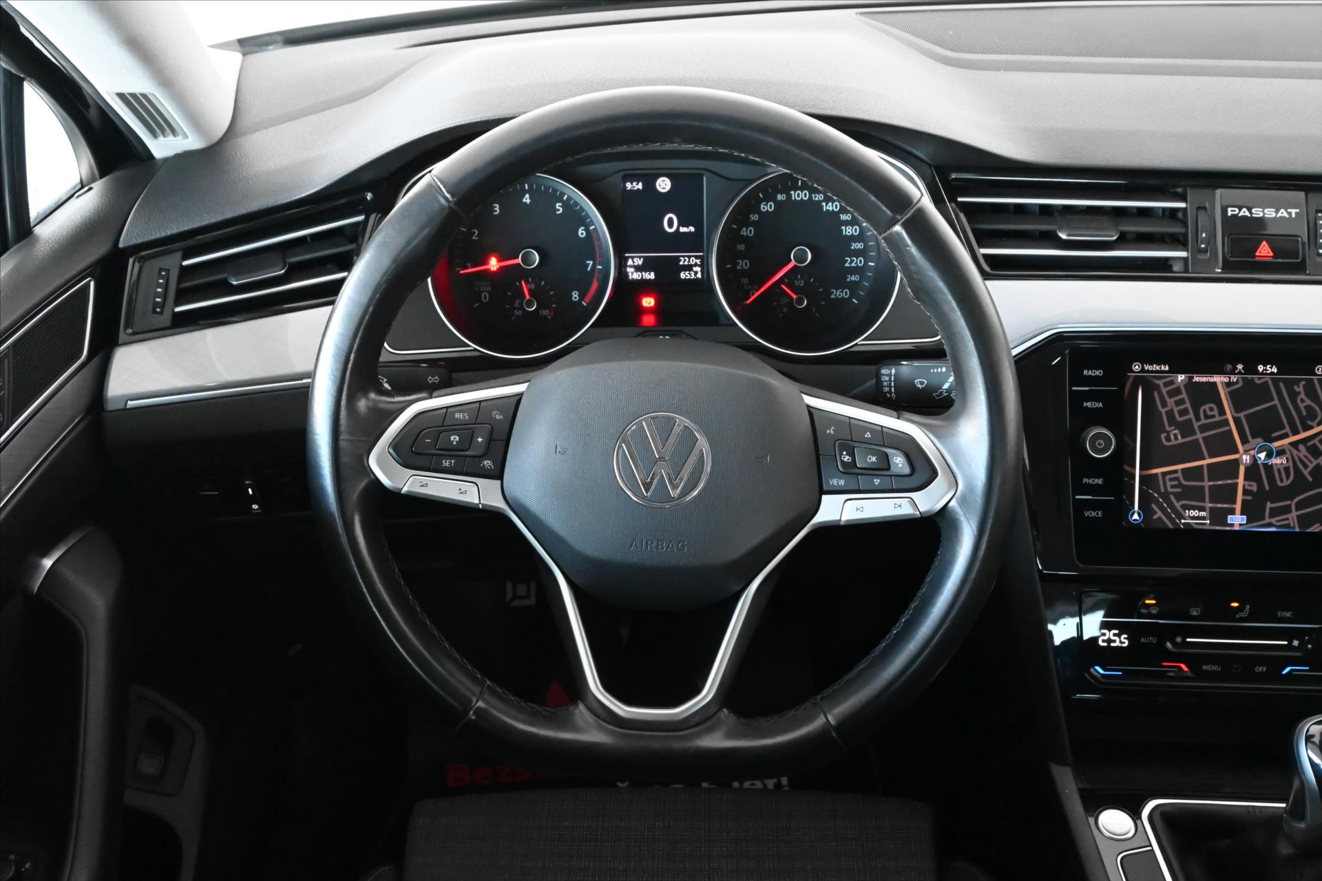 Hlavní fotografie vozu Volkswagen Passat 1,5 TSI 110 KW Business Záruka až 5 let (17)