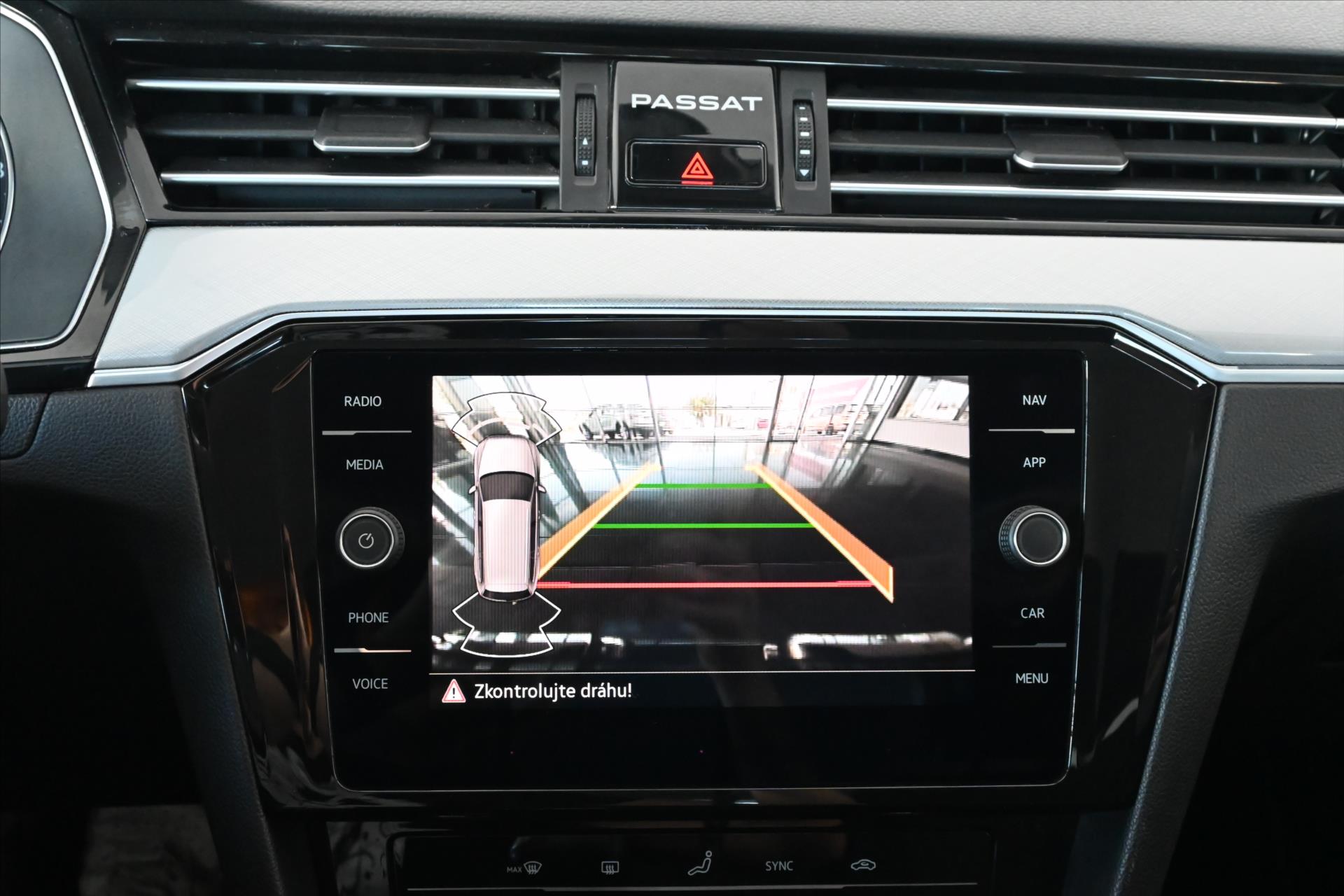 Hlavní fotografie vozu Volkswagen Passat 1,5 TSI 110 KW Business Záruka až 5 let (21)