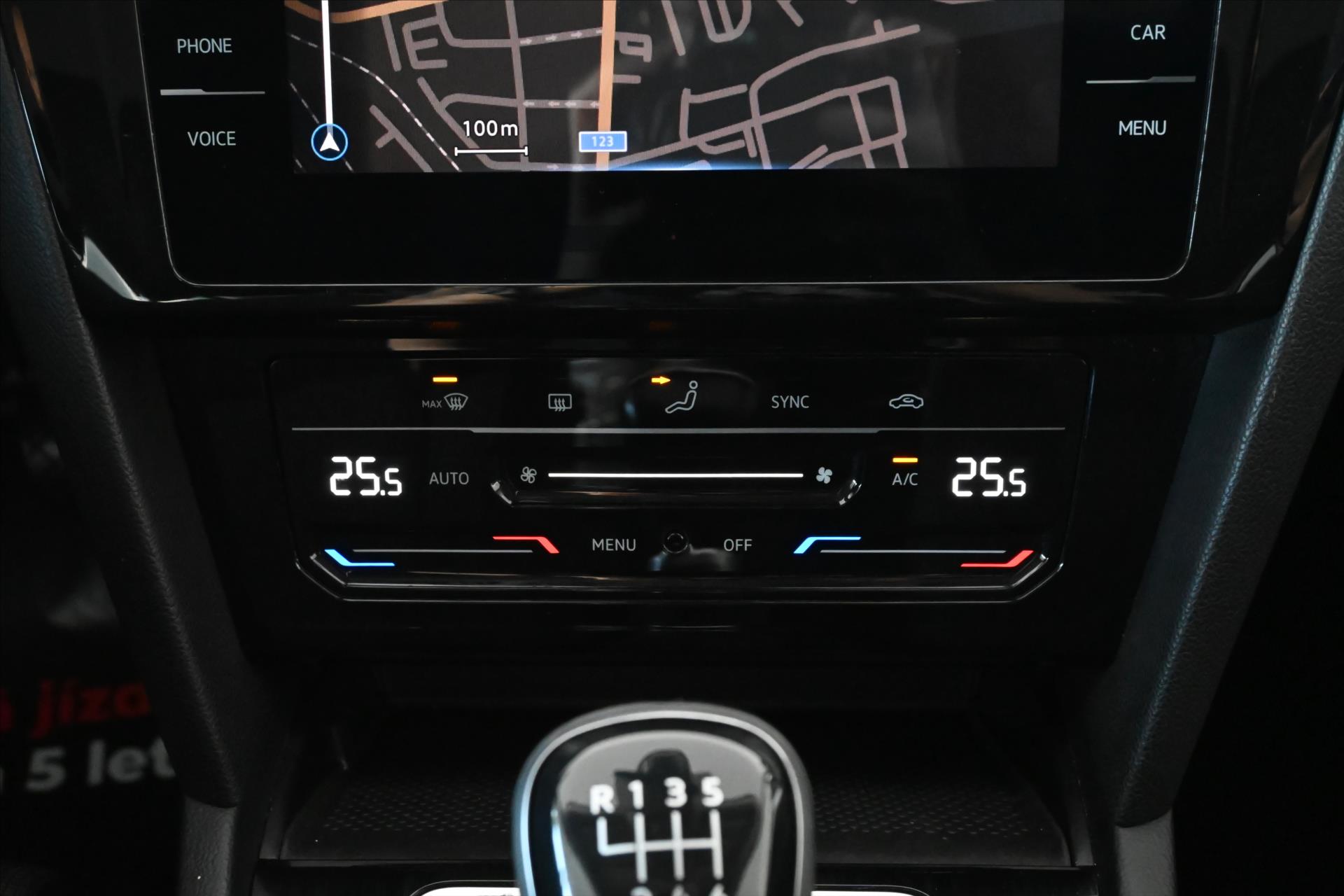 Hlavní fotografie vozu Volkswagen Passat 1,5 TSI 110 KW Business Záruka až 5 let (22)