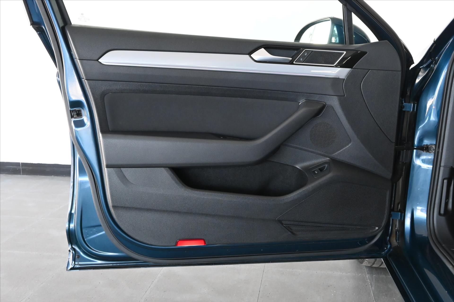 Hlavní fotografie vozu Volkswagen Passat 1,5 TSI 110 KW Business Záruka až 5 let (26)