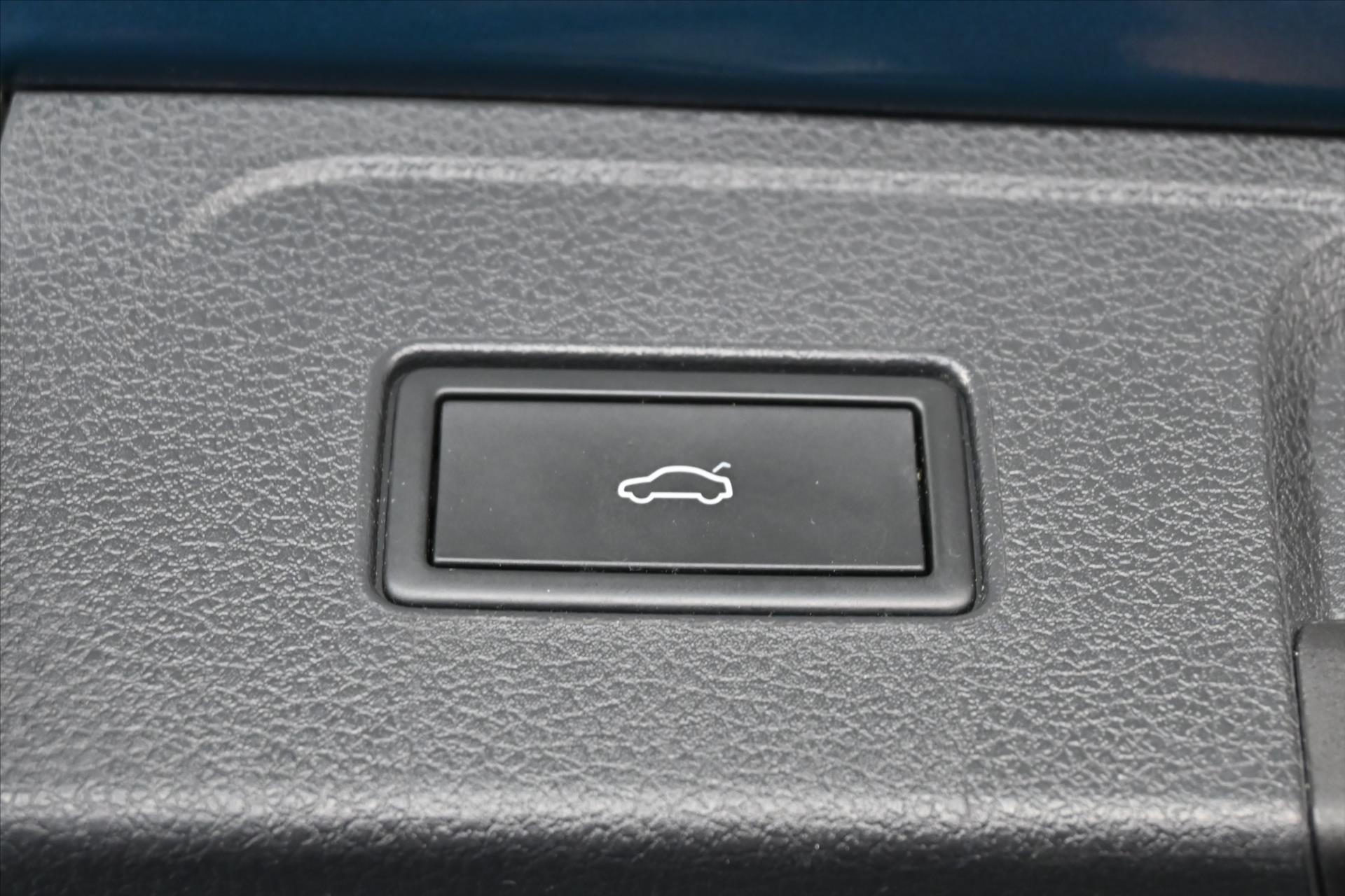 Hlavní fotografie vozu Volkswagen Passat 1,5 TSI 110 KW Business Záruka až 5 let (30)