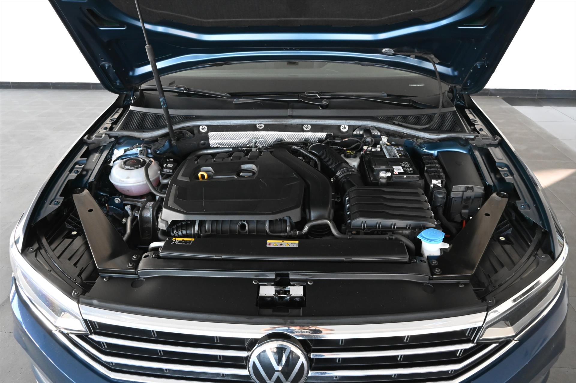Hlavní fotografie vozu Volkswagen Passat 1,5 TSI 110 KW Business Záruka až 5 let (6)