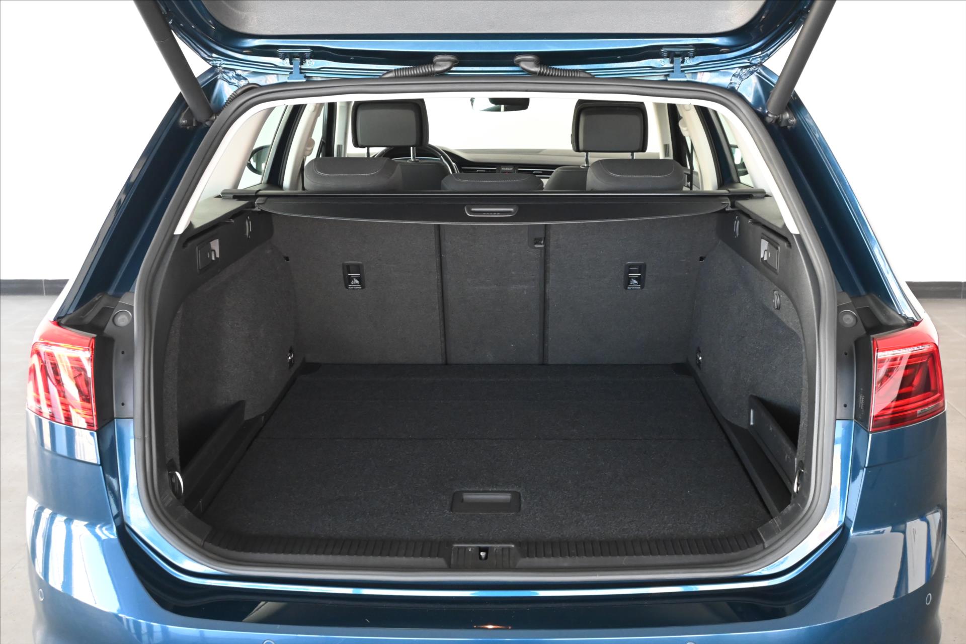 Hlavní fotografie vozu Volkswagen Passat 1,5 TSI 110 KW Business Záruka až 5 let (7)